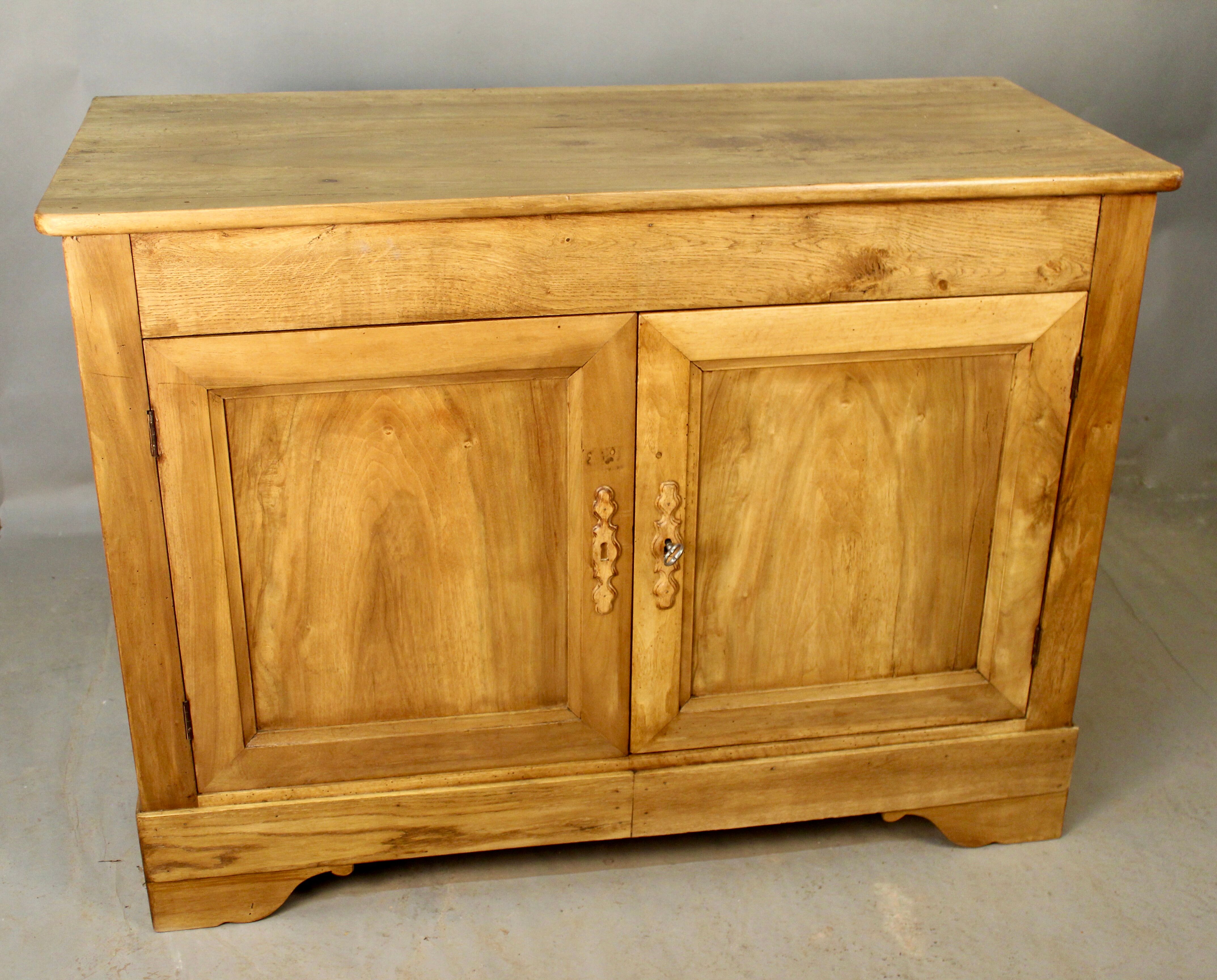 Louis Philippe XIXth buffet in blond walnut
