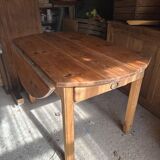 Round farmhouse table