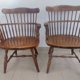 Pair of Windsor armchairs - Noticeable signs of use