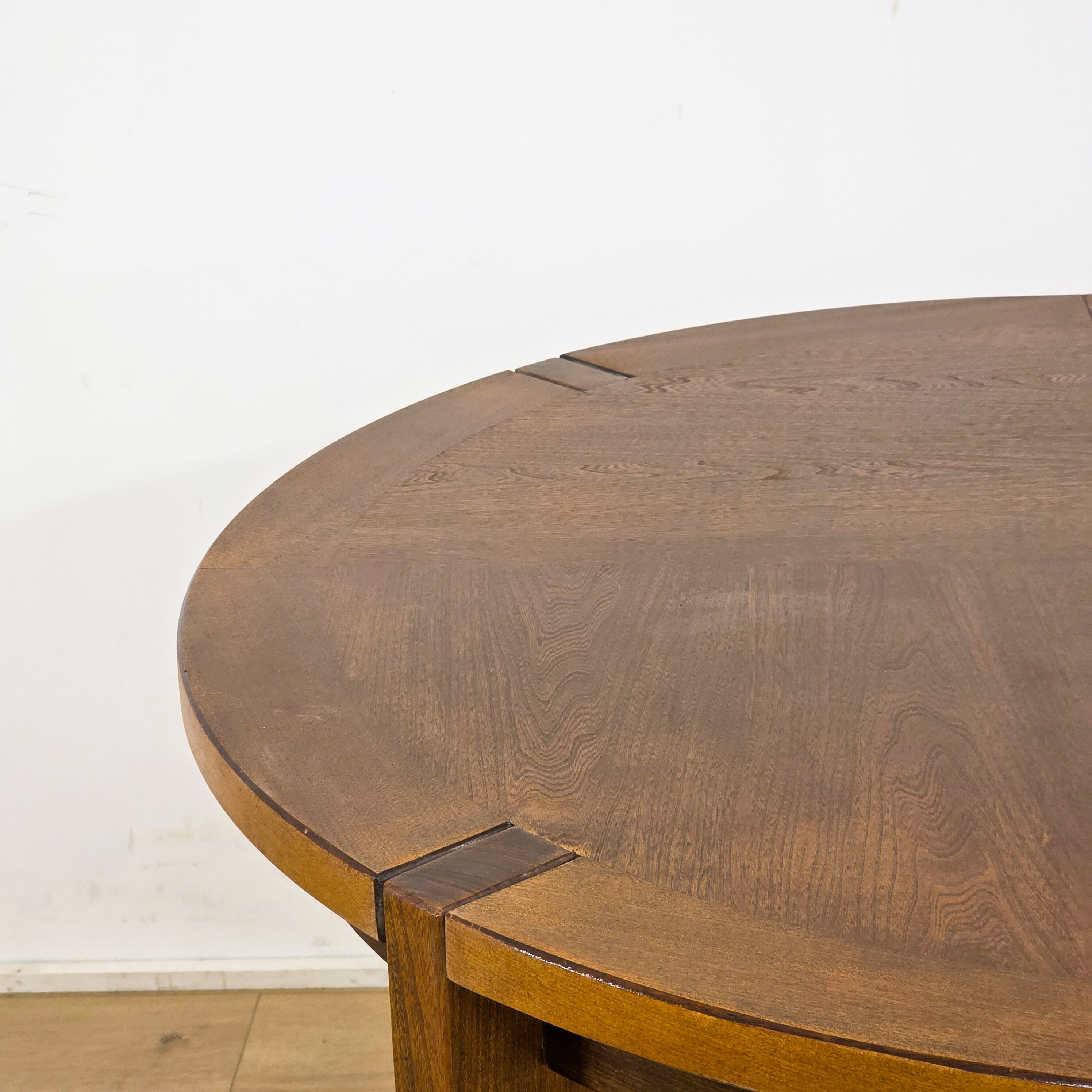 Extendable solid wood round table – 1970s modernist design