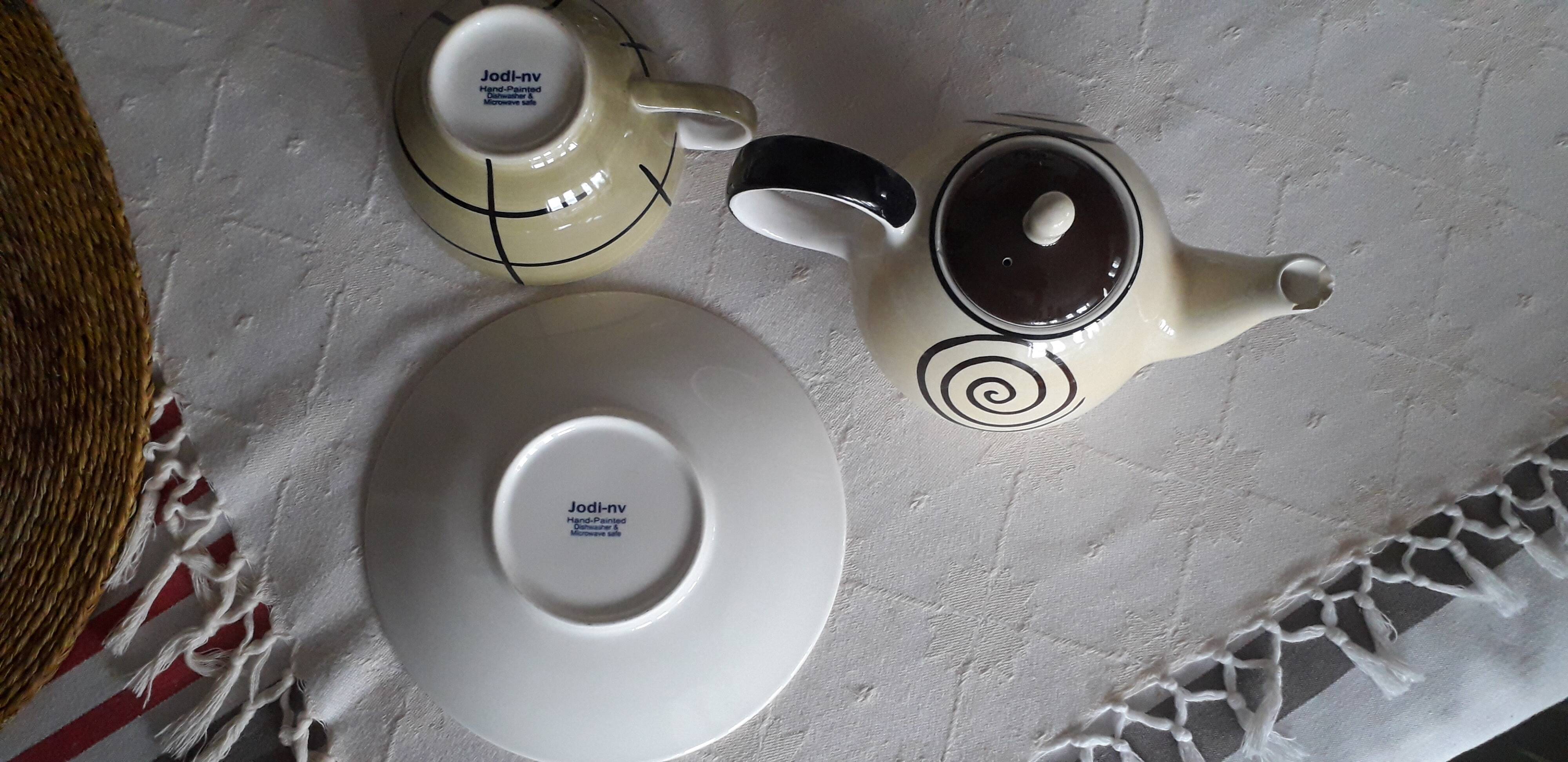 Vintage teapot signed Jodi-nv