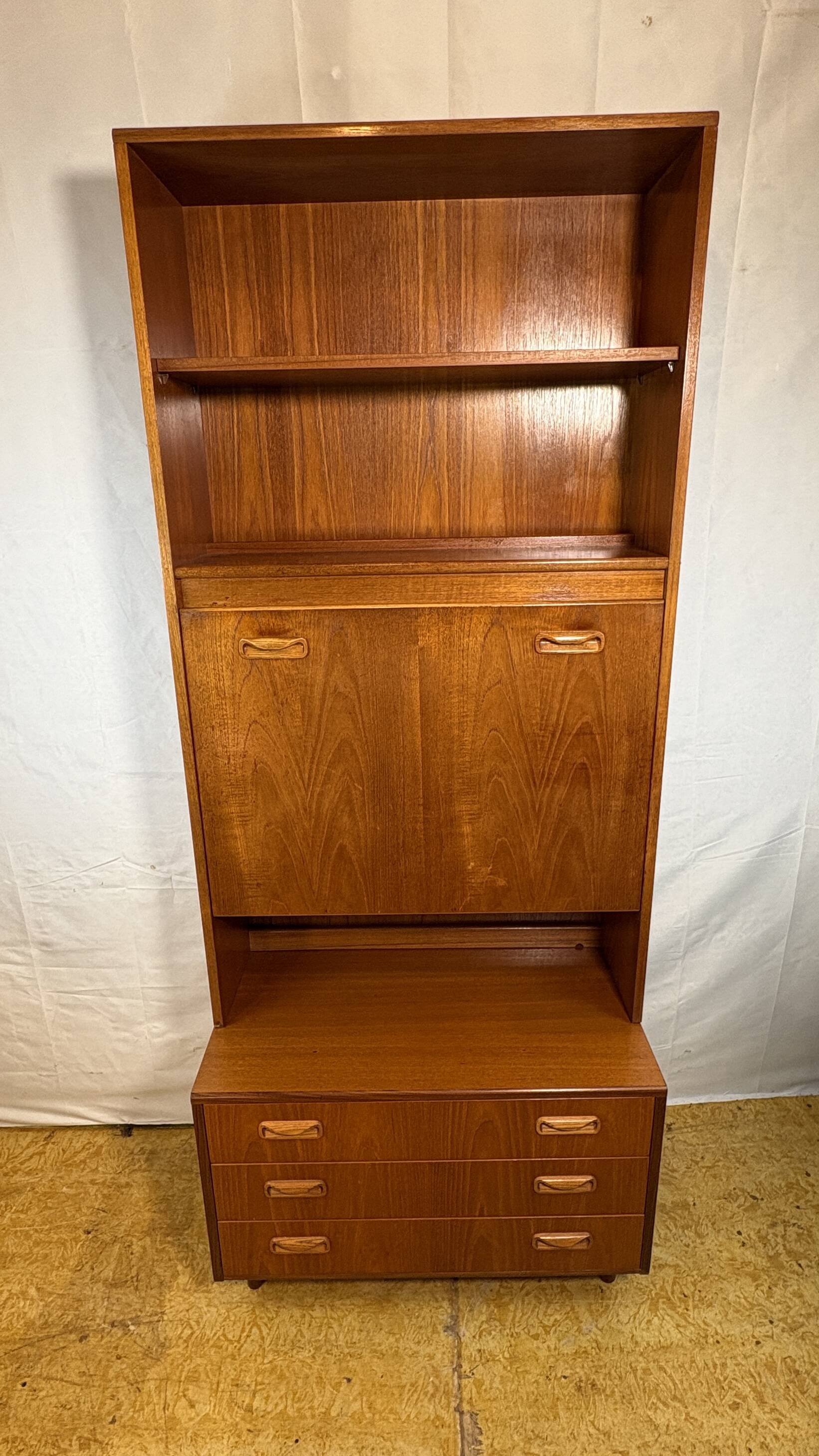 Bibliothèque haute en teck style rétro vintage milieu du siècle avec intérieur bureau par G-Plan