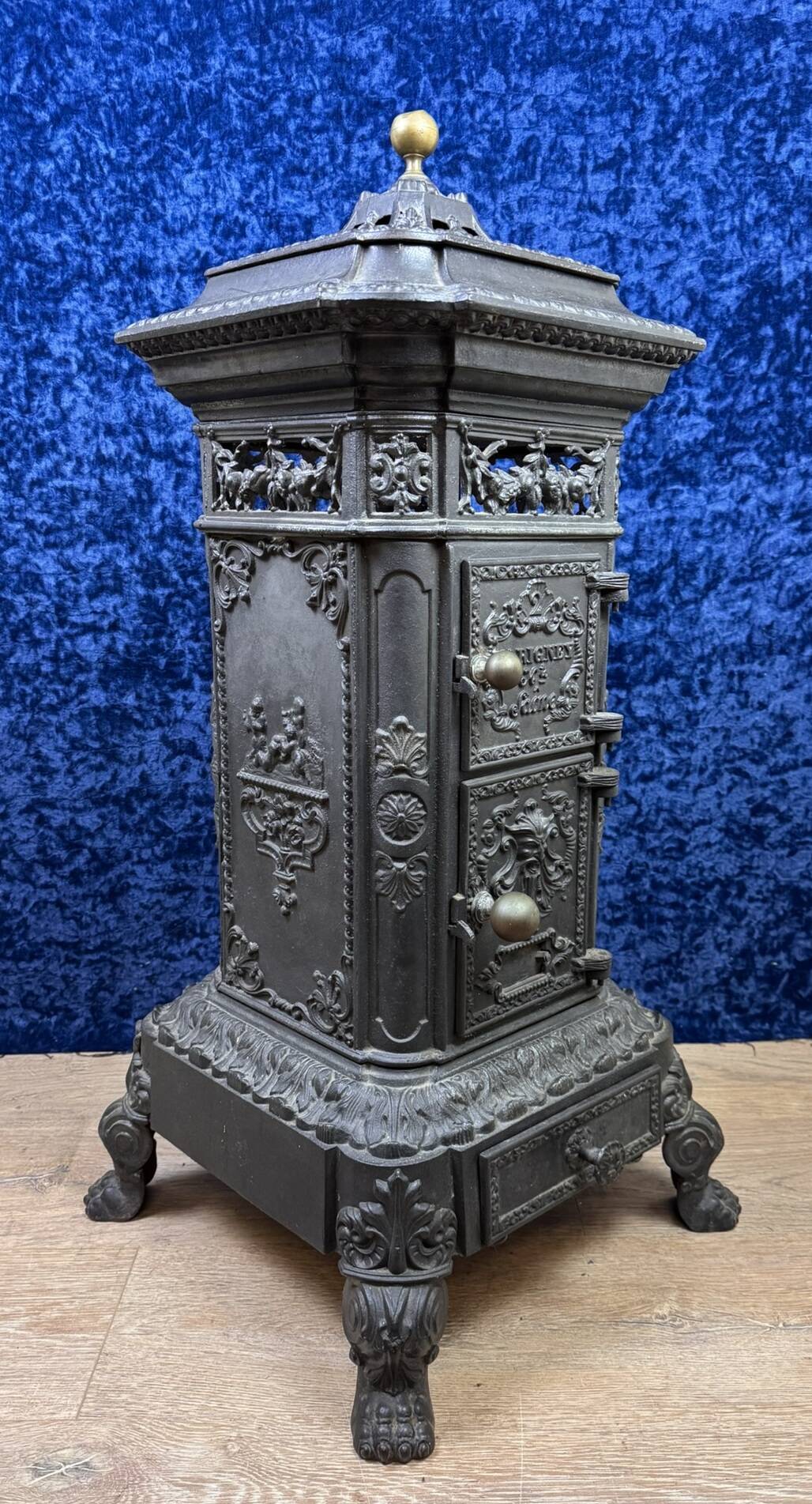 Beautiful cast iron stove, pagoda model, from Varigney in Haute Saône