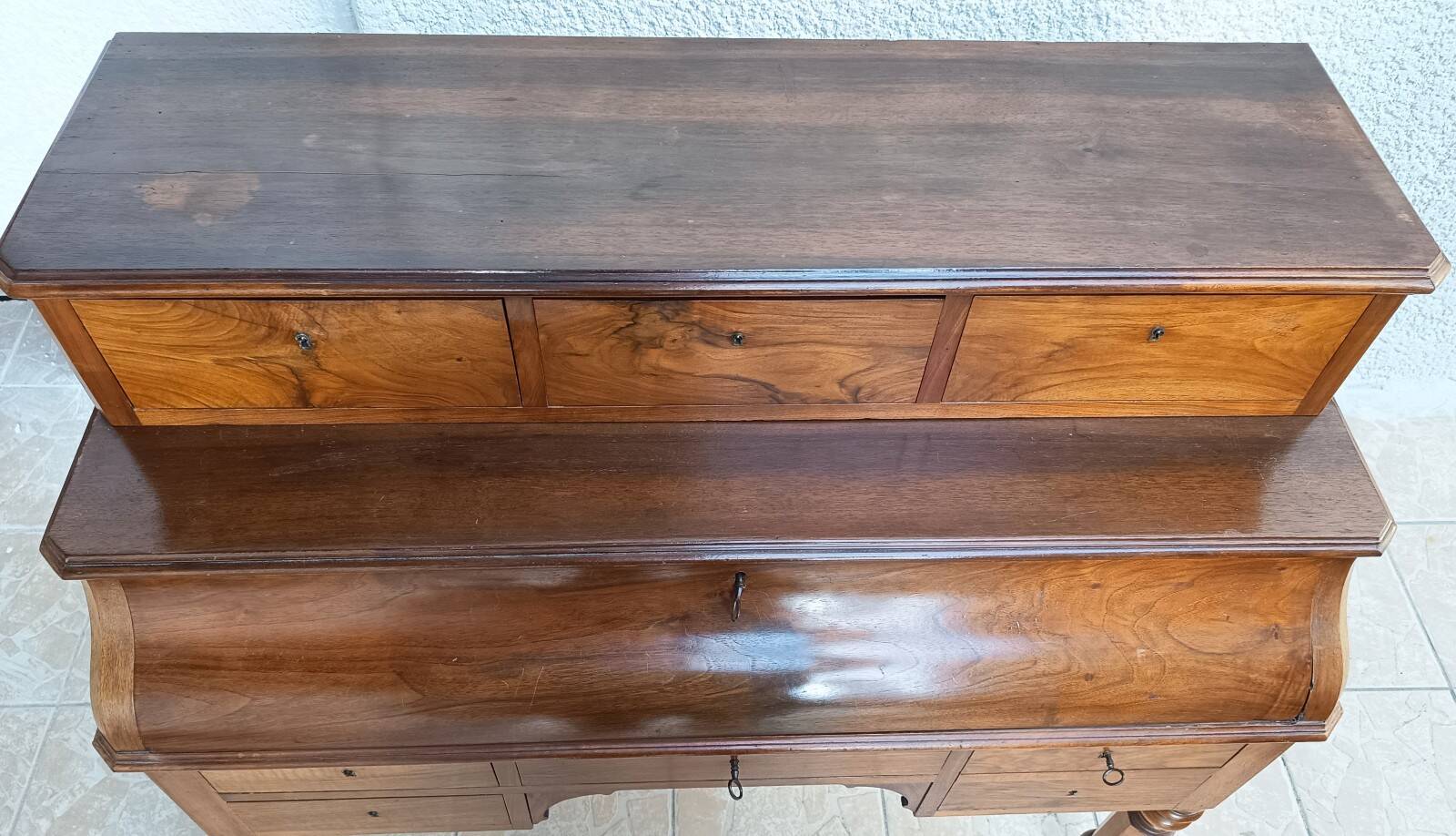 Bureau à cylindre Louis Philippe en noyer époque 19ème