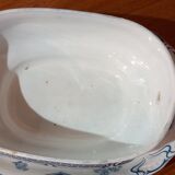 tureen and its display faience of st amand and Hamage model manon