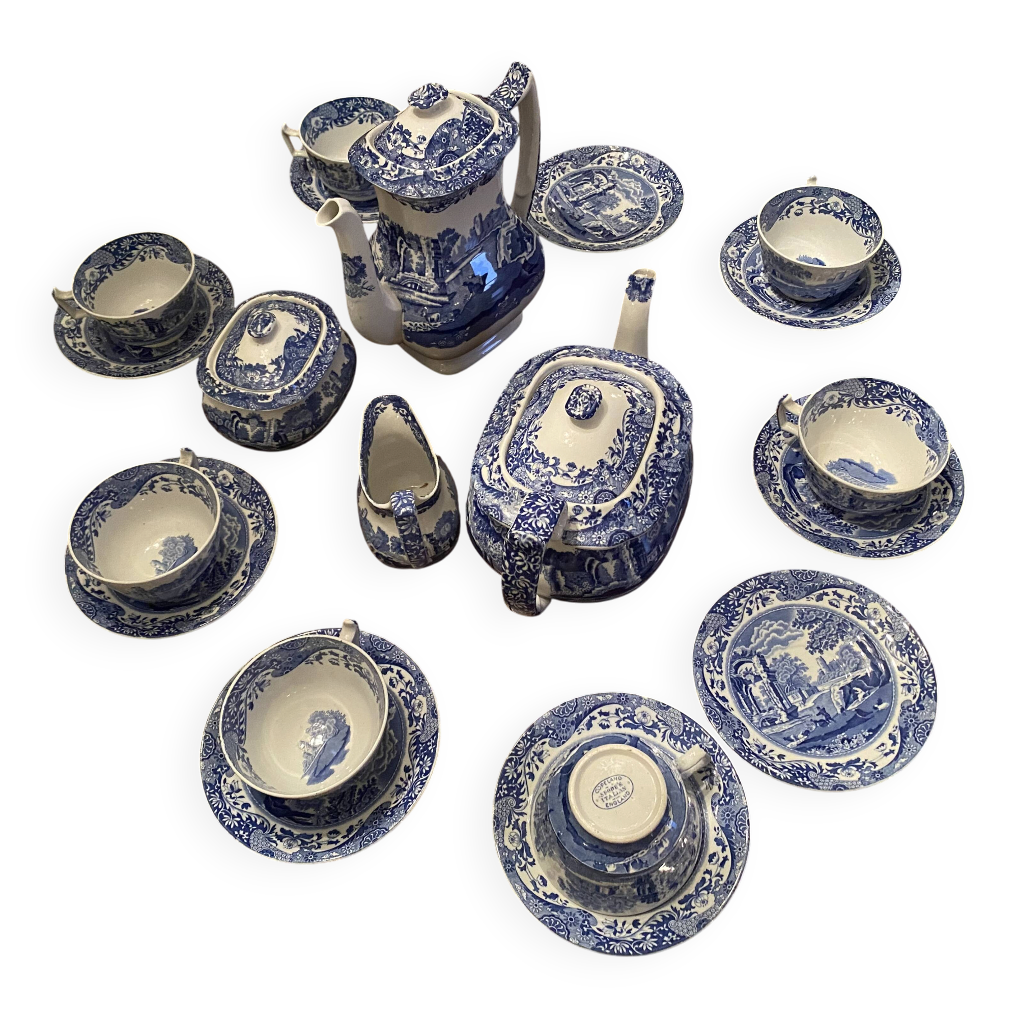 Service a cafe and tea in english porcelain by copeland spode, italy pattern.