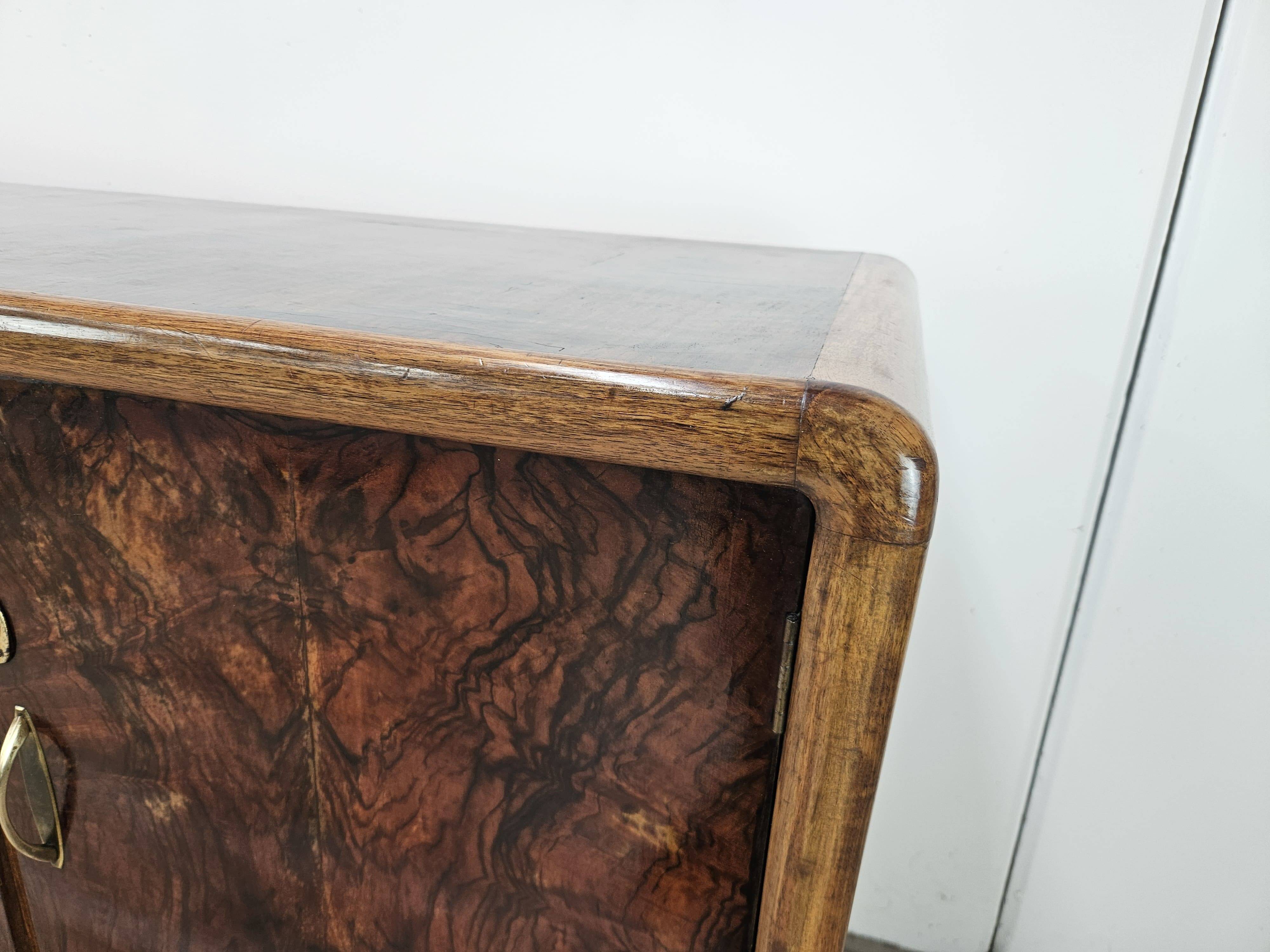 Art Decò sideboard in walnut and blond walnut