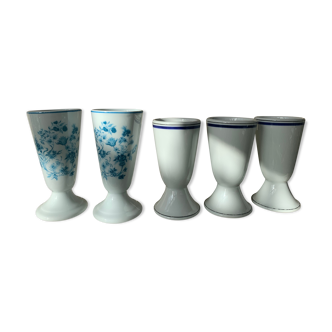 5 mazagrans en porcelaine fleurs bleues et liserés bleus vintage