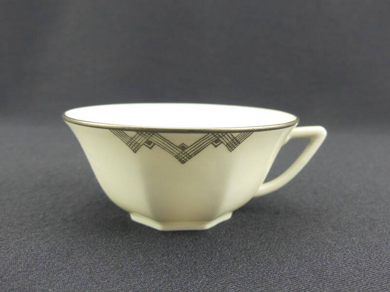Art Deco tête-à-tête in Limoges porcelain by Legrand