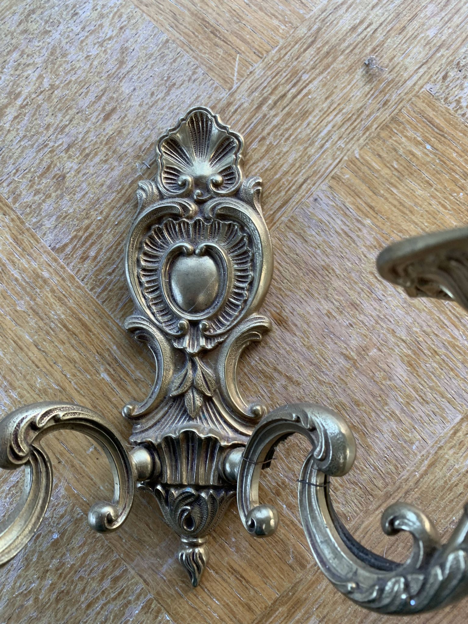 Wall lamp in gilded bronze baroque louis XV style vintage shell pattern