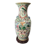 Chinese porcelain vase from the Canton period, 20th century.