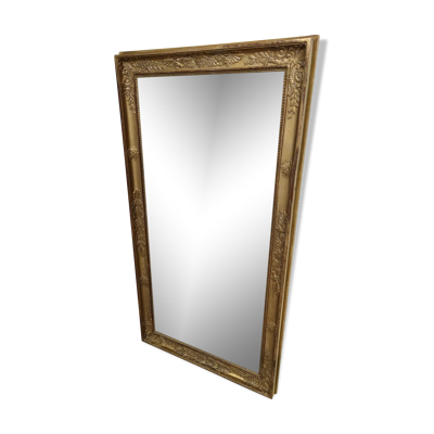 Miroir époque Restauration doré en bois et stuc, 119x63 cm
