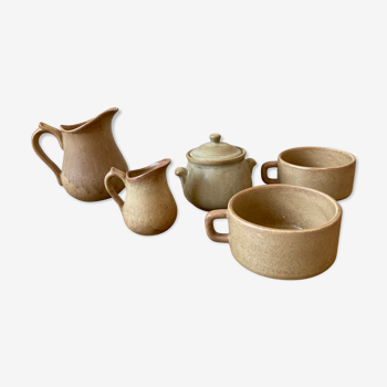 Tea service in sandstone