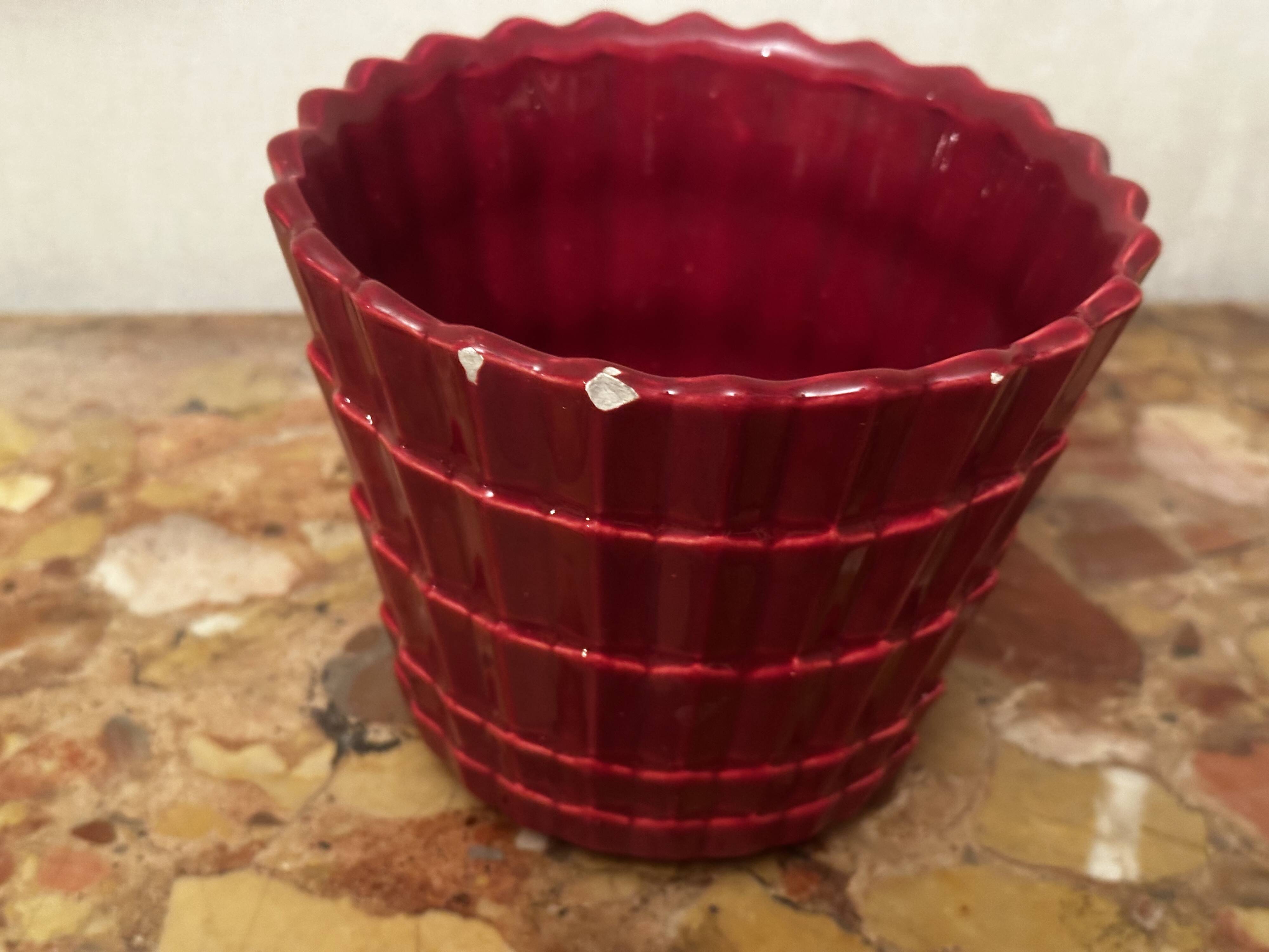 1950s Pleated Ceramic Cache Pot Bordeaux St-Clement H11/D14