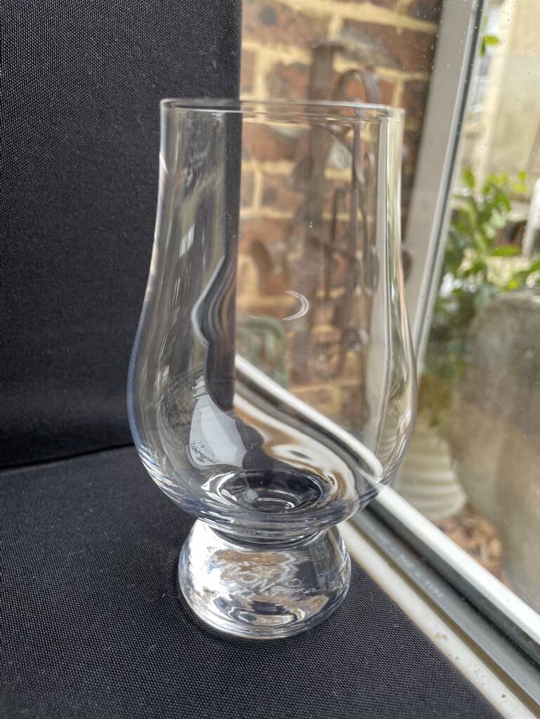 4 crystal whiskey glasses stamped “The Glencairn Glass”