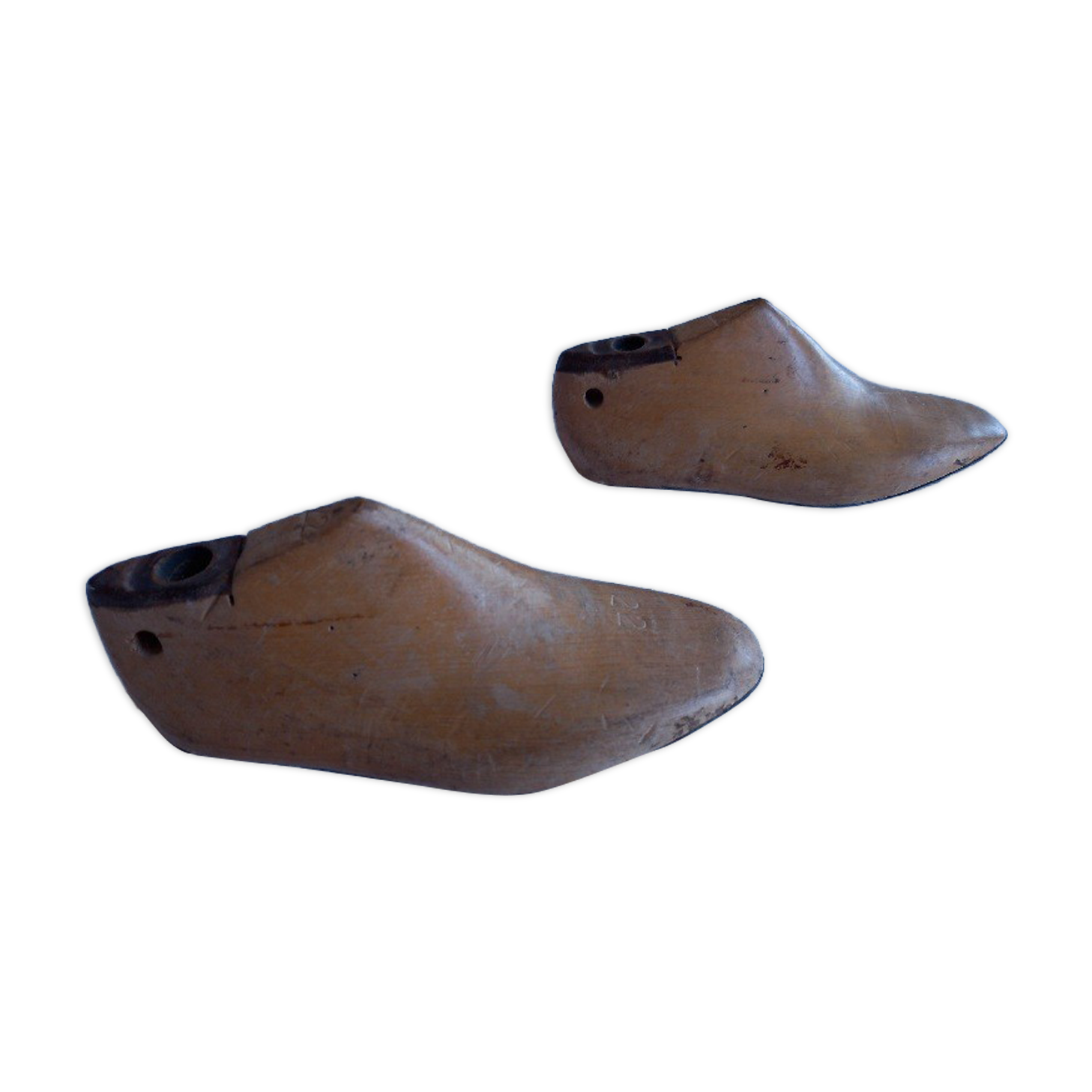 Pair of 2 children's shoe trees, handmade work, light wood, size 22