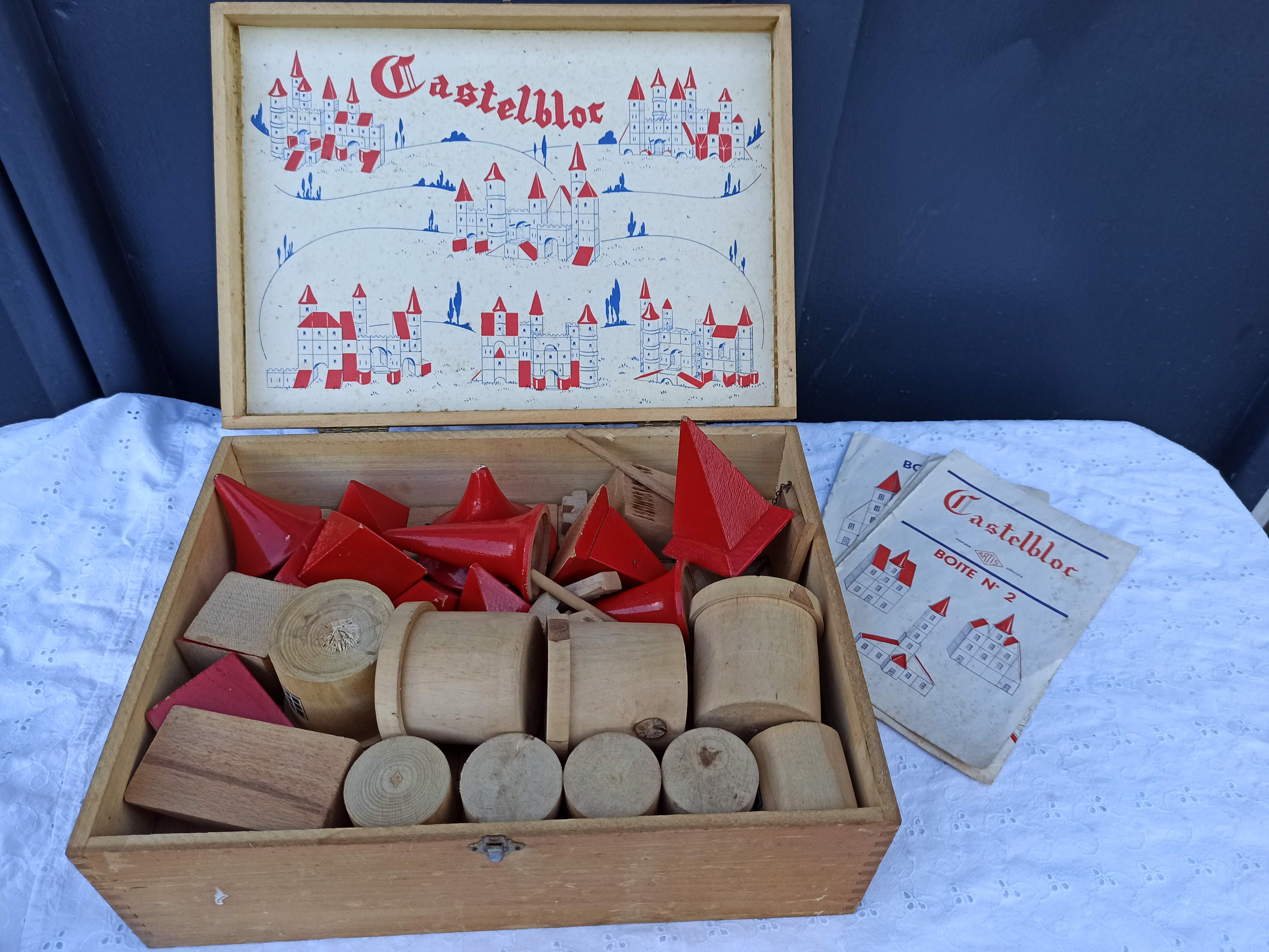 Wooden castle cube construction