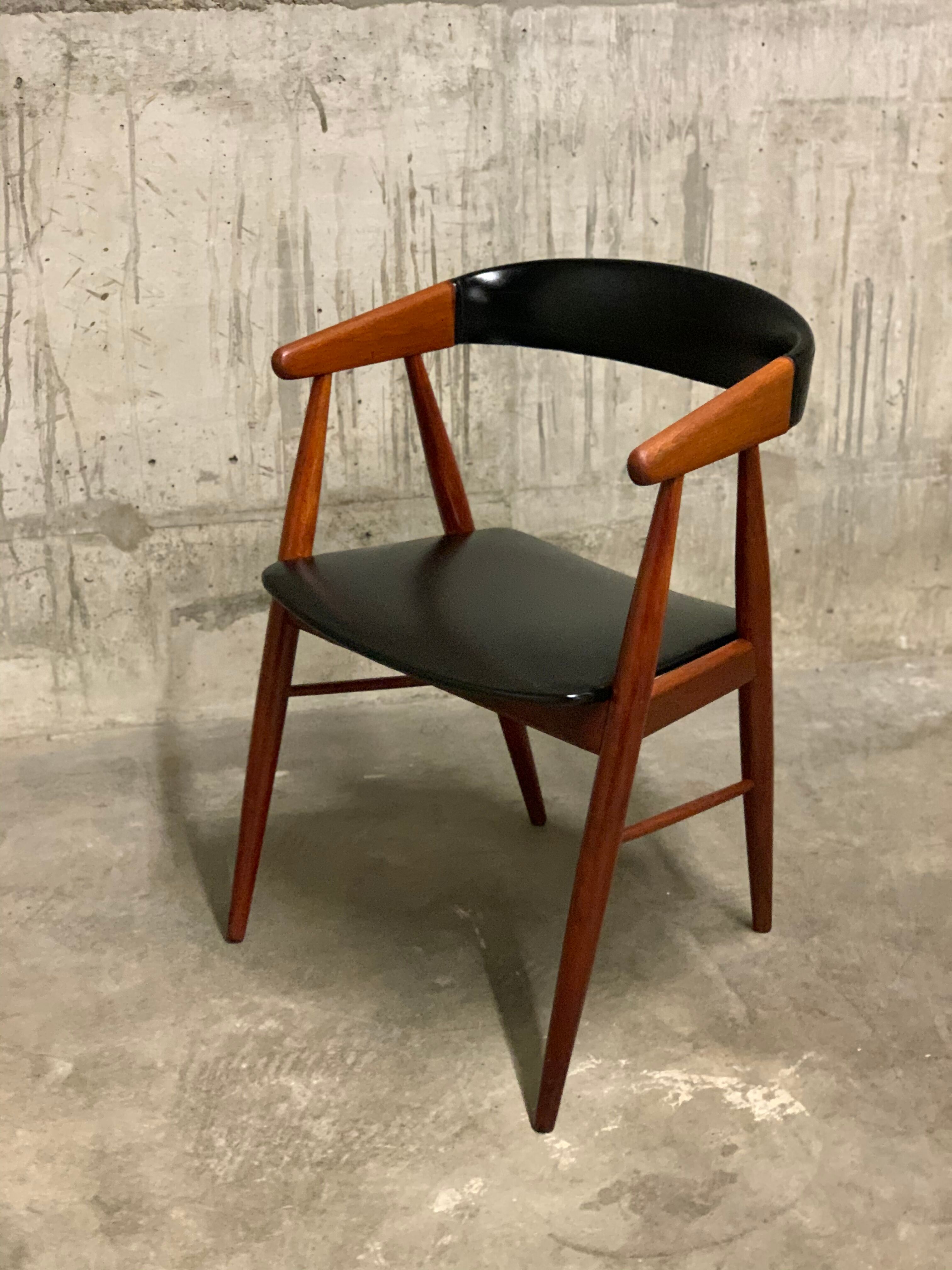 Suite de 3 chaises en teck