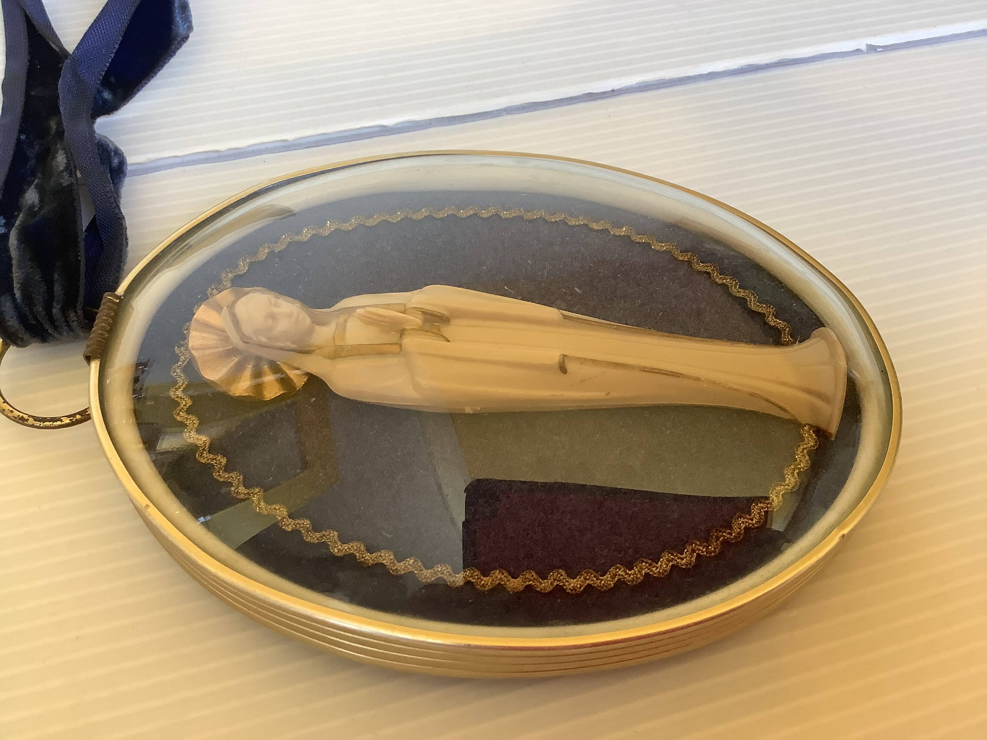 Artillux holy virgin curved glass frame