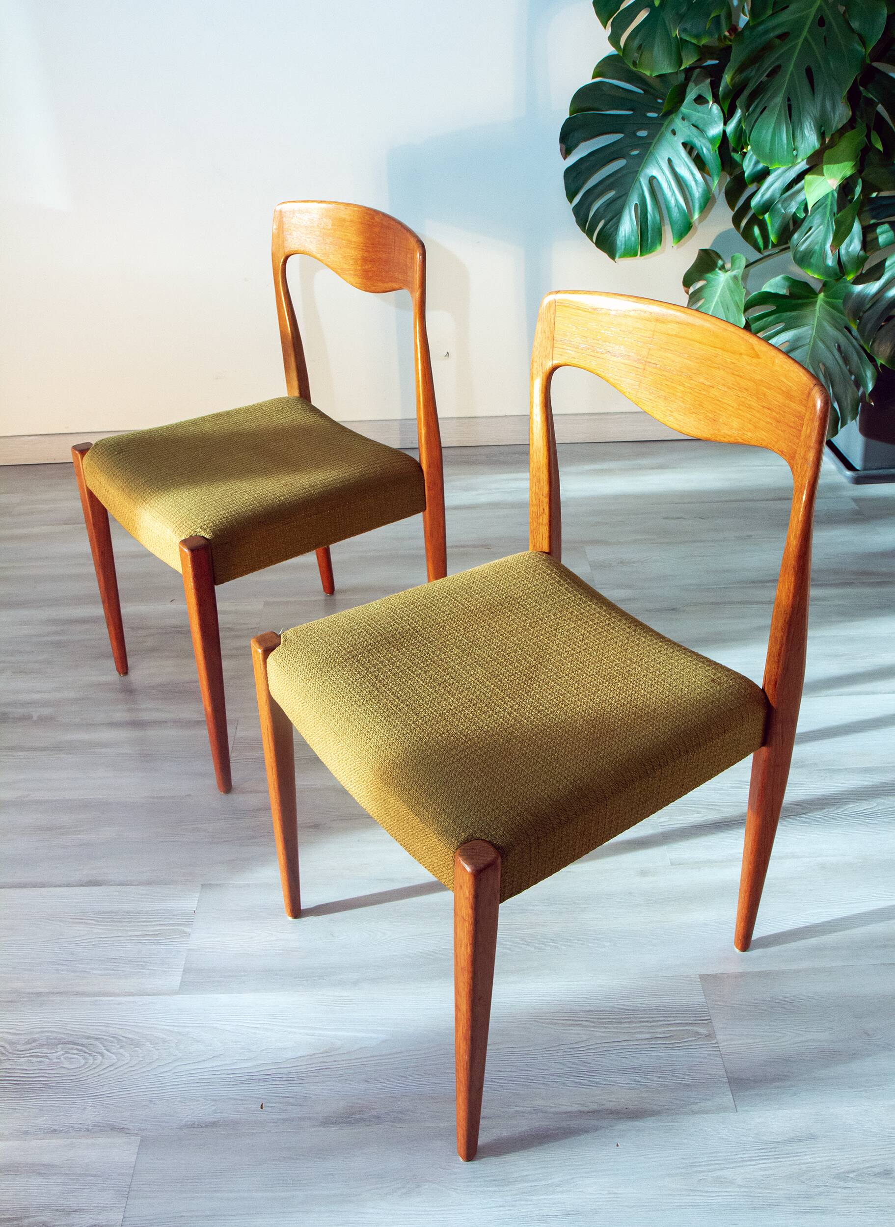 Scandinavian chair from the 1960s in the style of Niels Otto Møller.