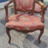 Paire de fauteuils cabriolets de style louis xv