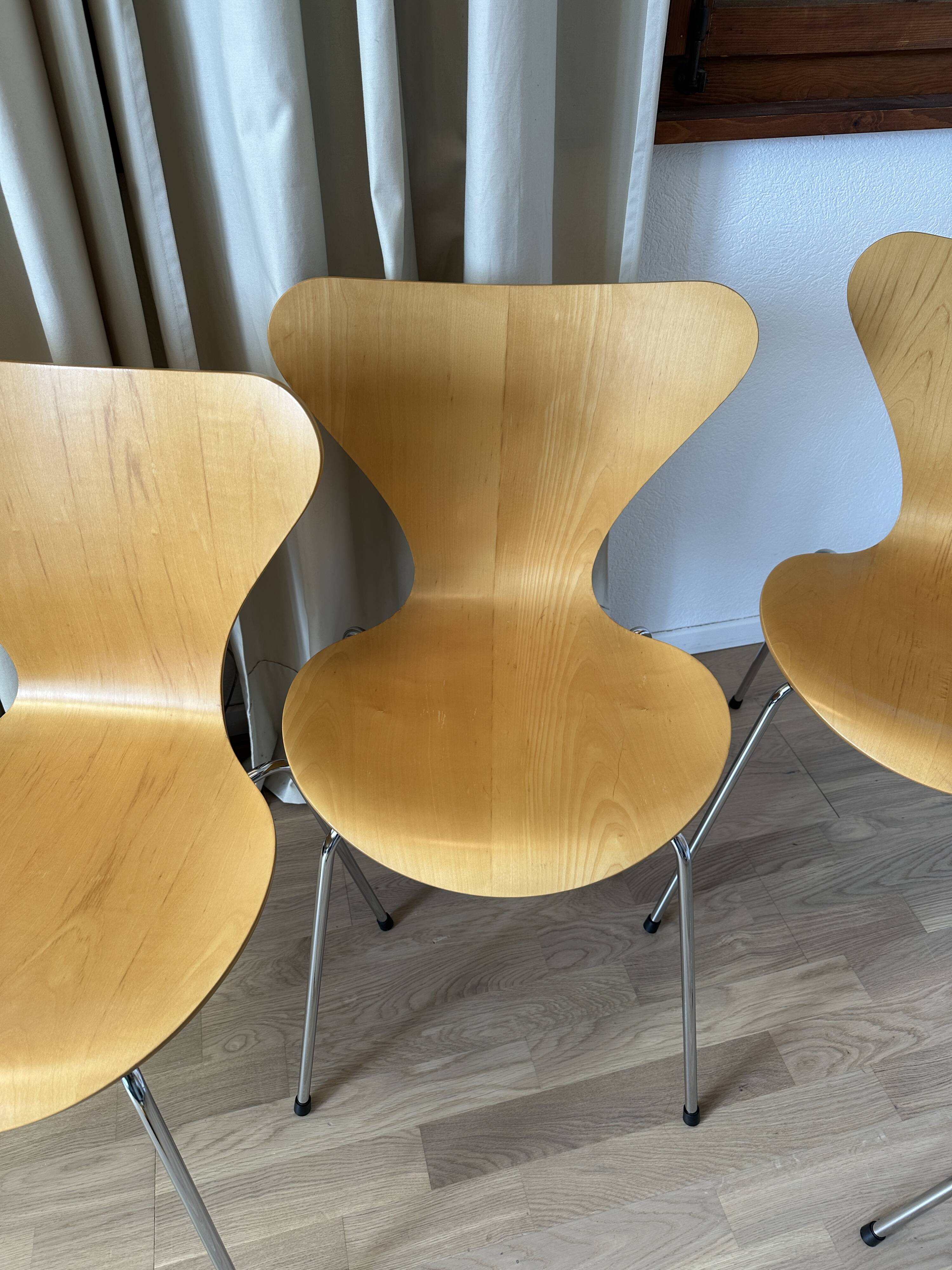 Set of 4 Serie 7 chairs (3107) by Arne Jacobsen / Fritz Hansen