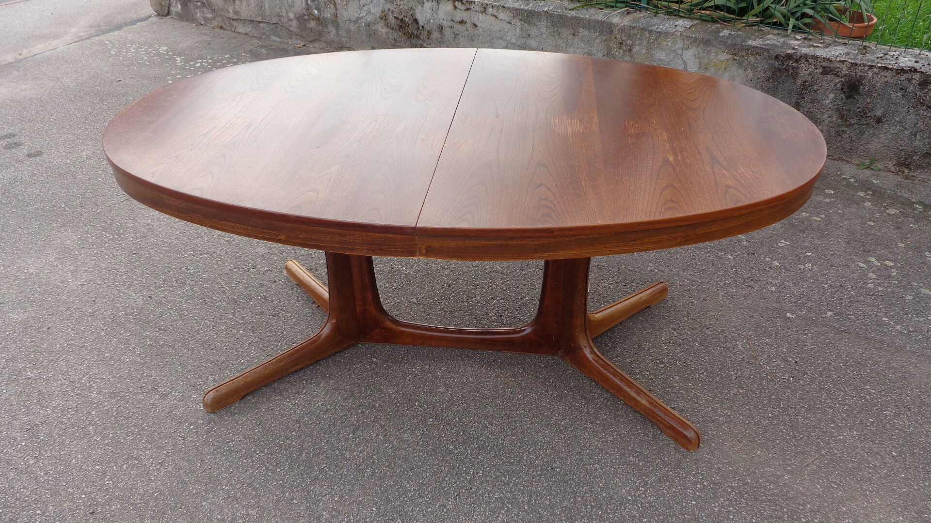 Baumann table with extensions