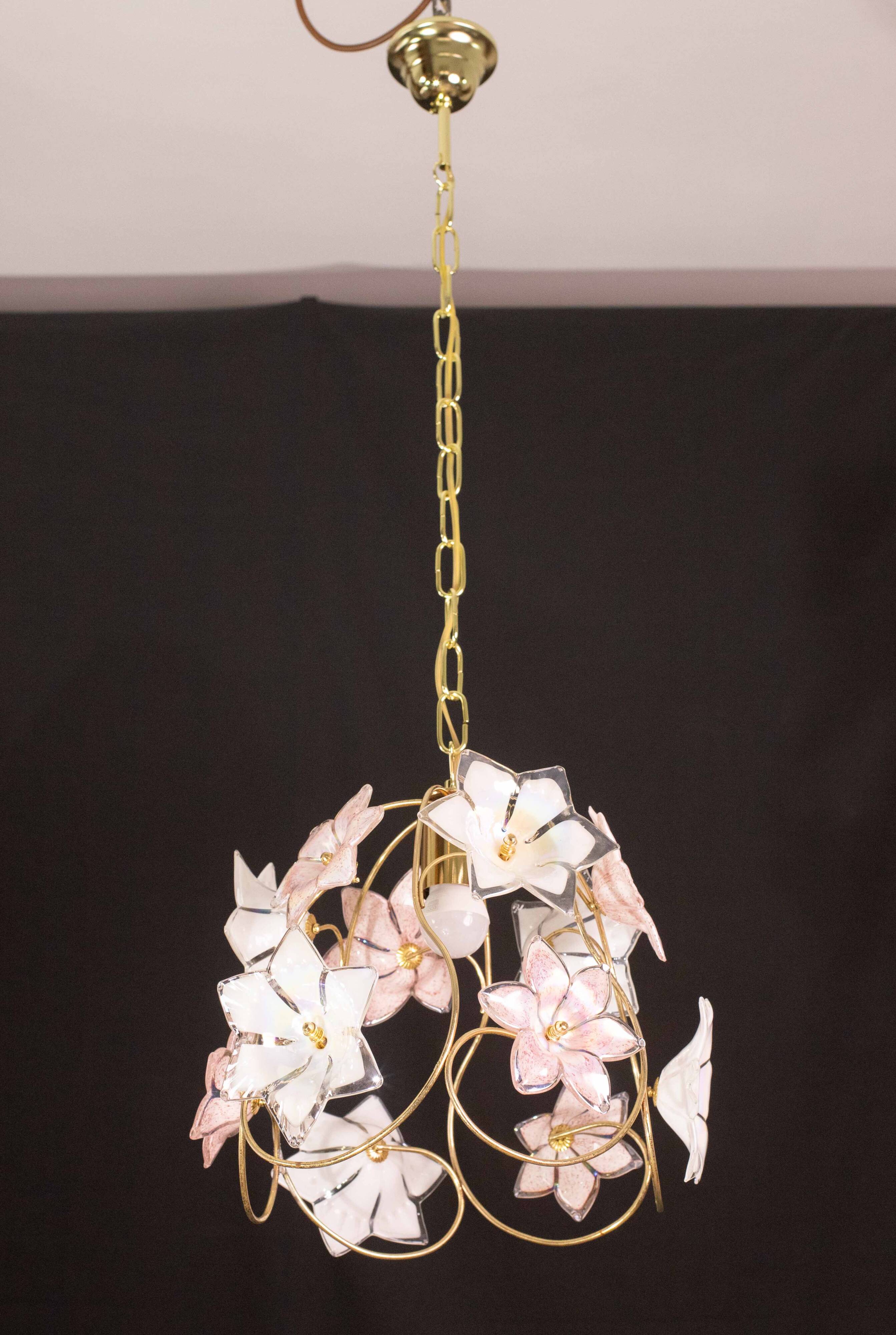 Charming Murano vintage chandelier white and pink flowers