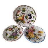 Trio assiettes faïence Bassano décor fruits et fleurs peint main