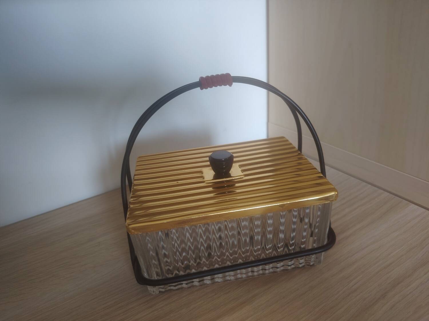 Biscuit tin or sugar tin