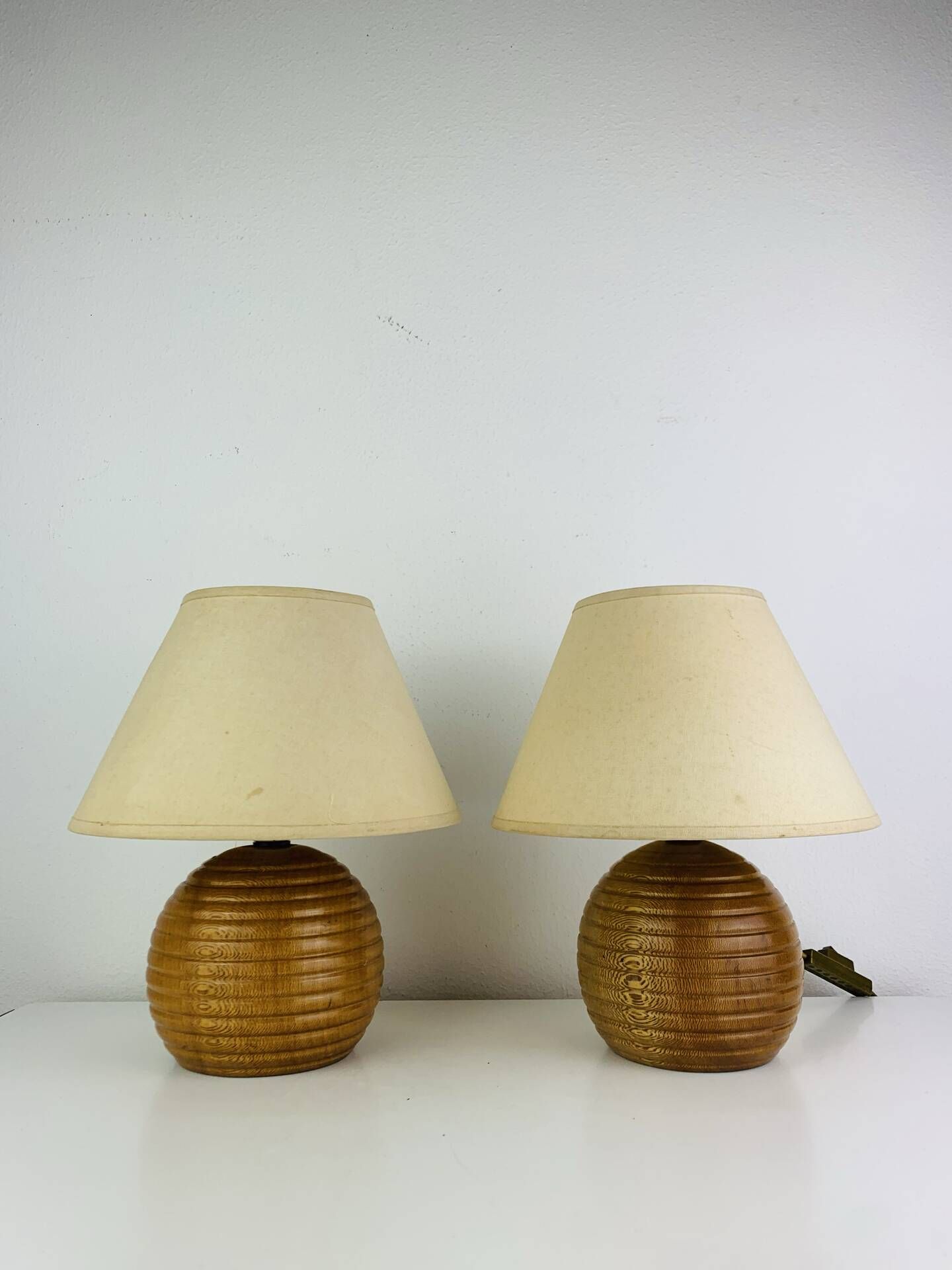Paire de lampes boules en bois, années 80