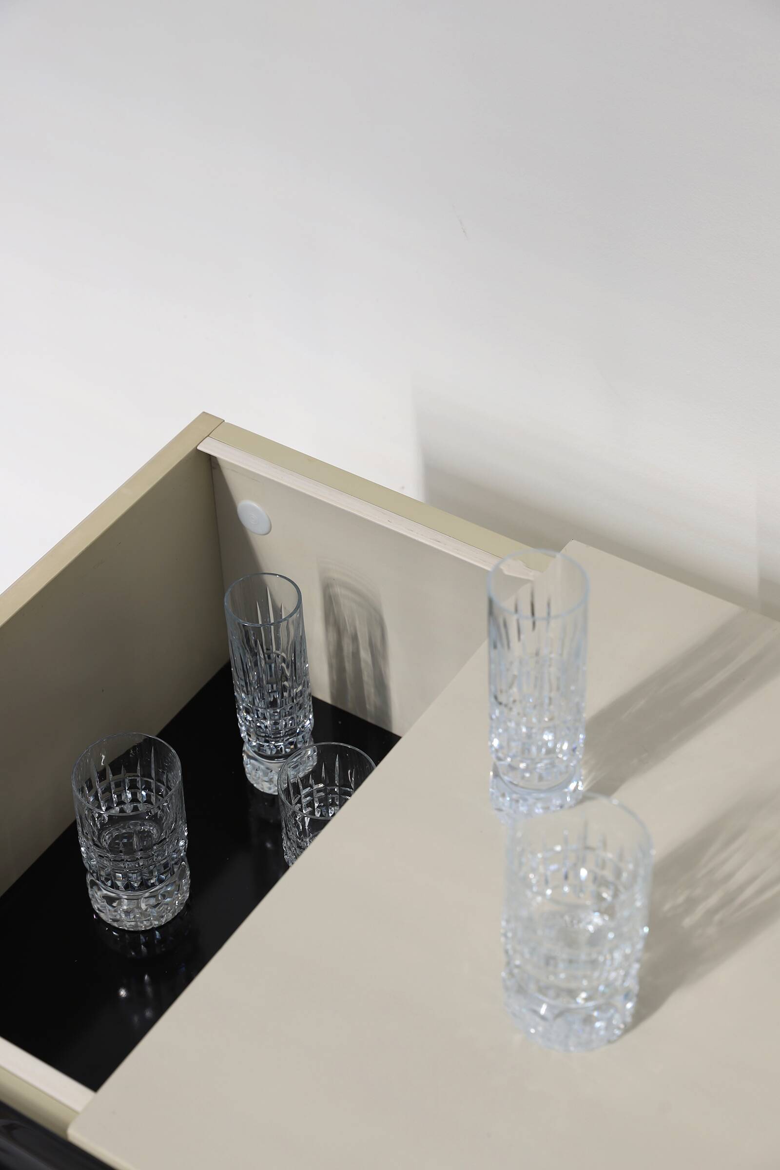 DF2000 trolley bar cabinet by Raymond Loewy for the Doubinsky Frères 1968