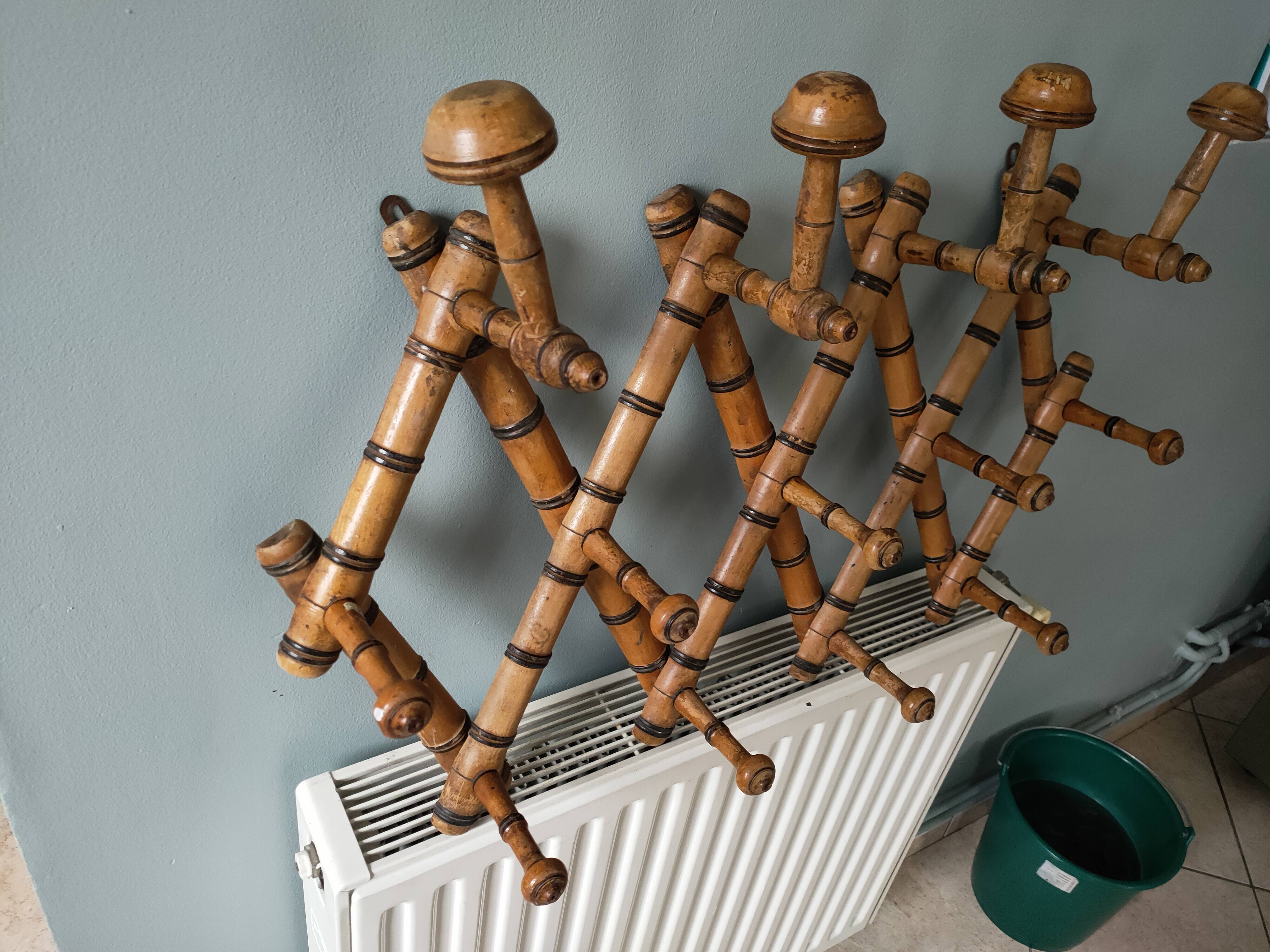 extendable coat rack from the 1930s