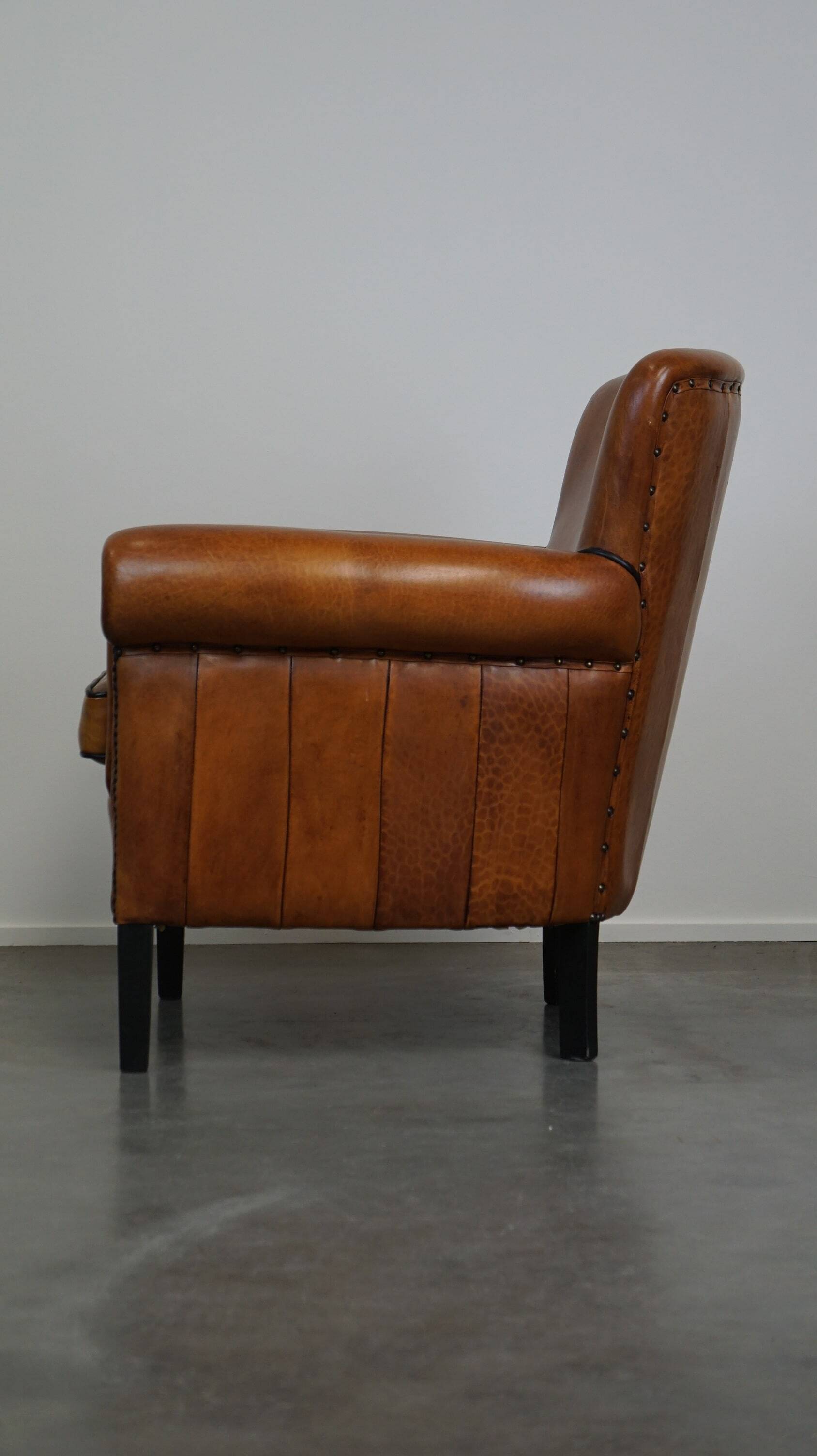 Sheepskin leather armchair with a luxurious appearance