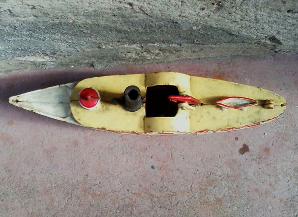 Bateau ancien mécanique de la ''Wilkins Toy Company