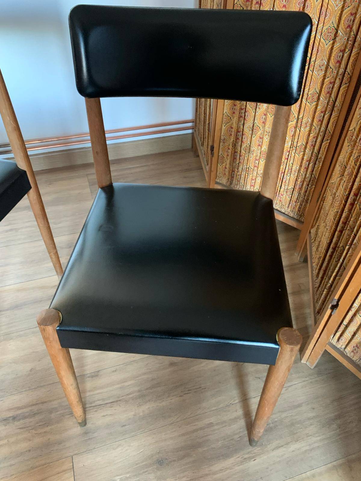 Set of 4 Scandinavian chairs