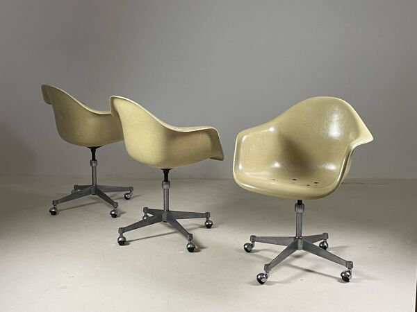 Fauteuil en fibre de verre par Charles Eames pour Herman Miller, 1960