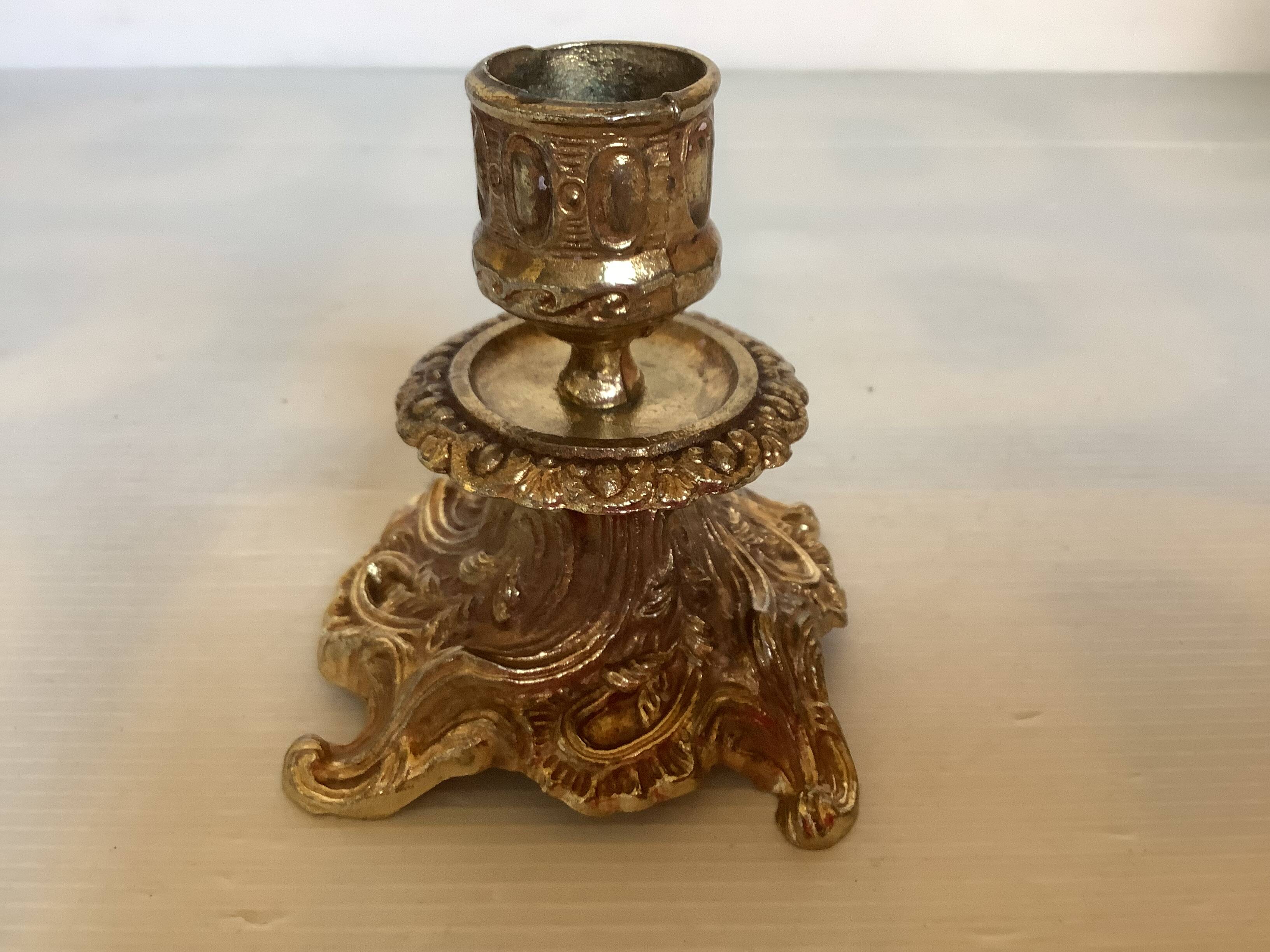 Bougeoir baroque en laiton