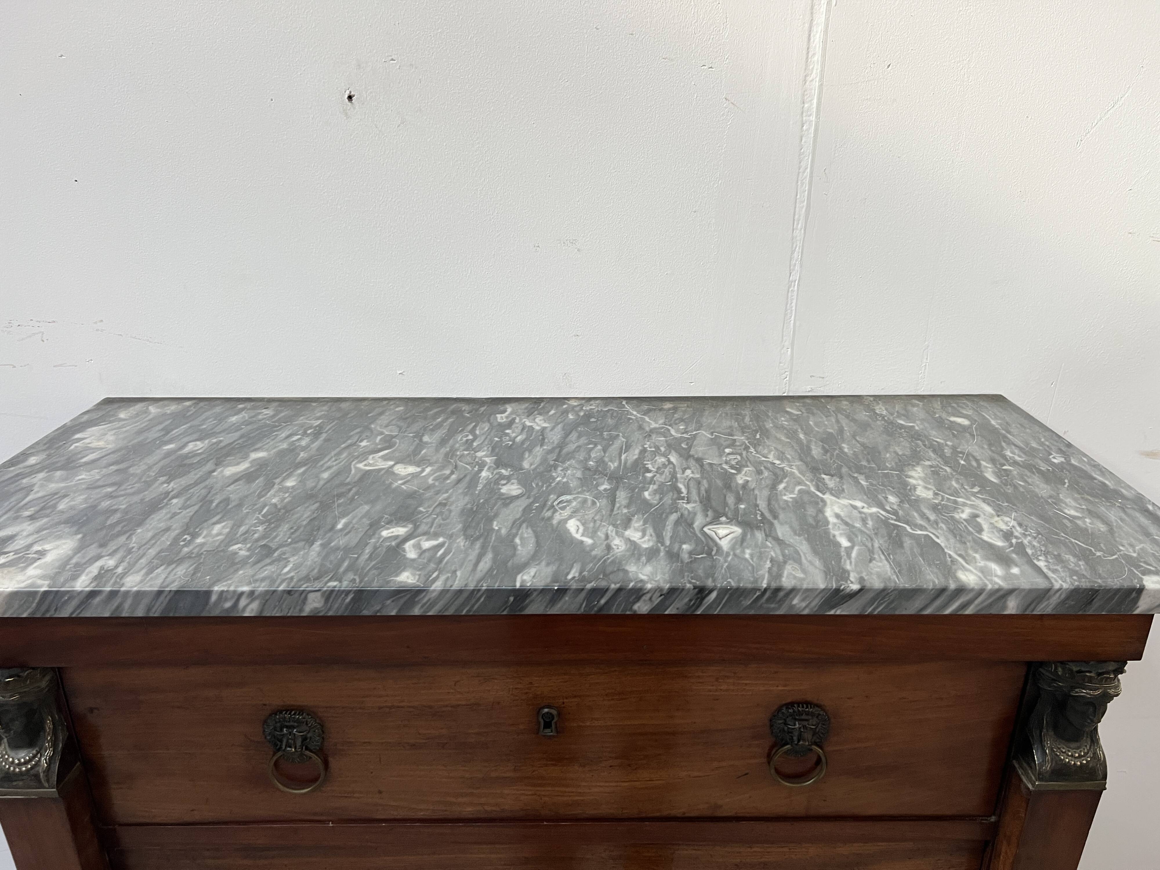 Empire period chest of drawers in mahogany and veneer, 19th century