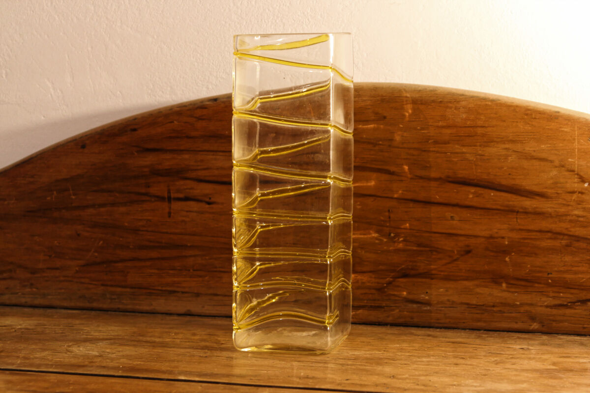 Ridged glass vase, Murano style