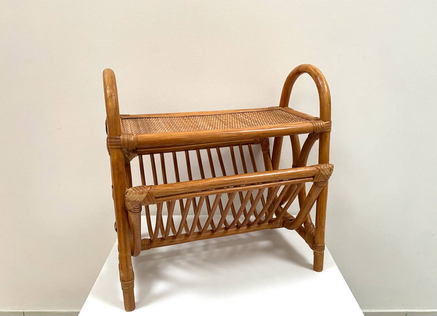 Magazine rack / Bamboo rattan side table from the 70s