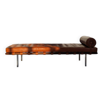 Barcelona day bed by Mies van der Rohe for Knoll - cognac leather