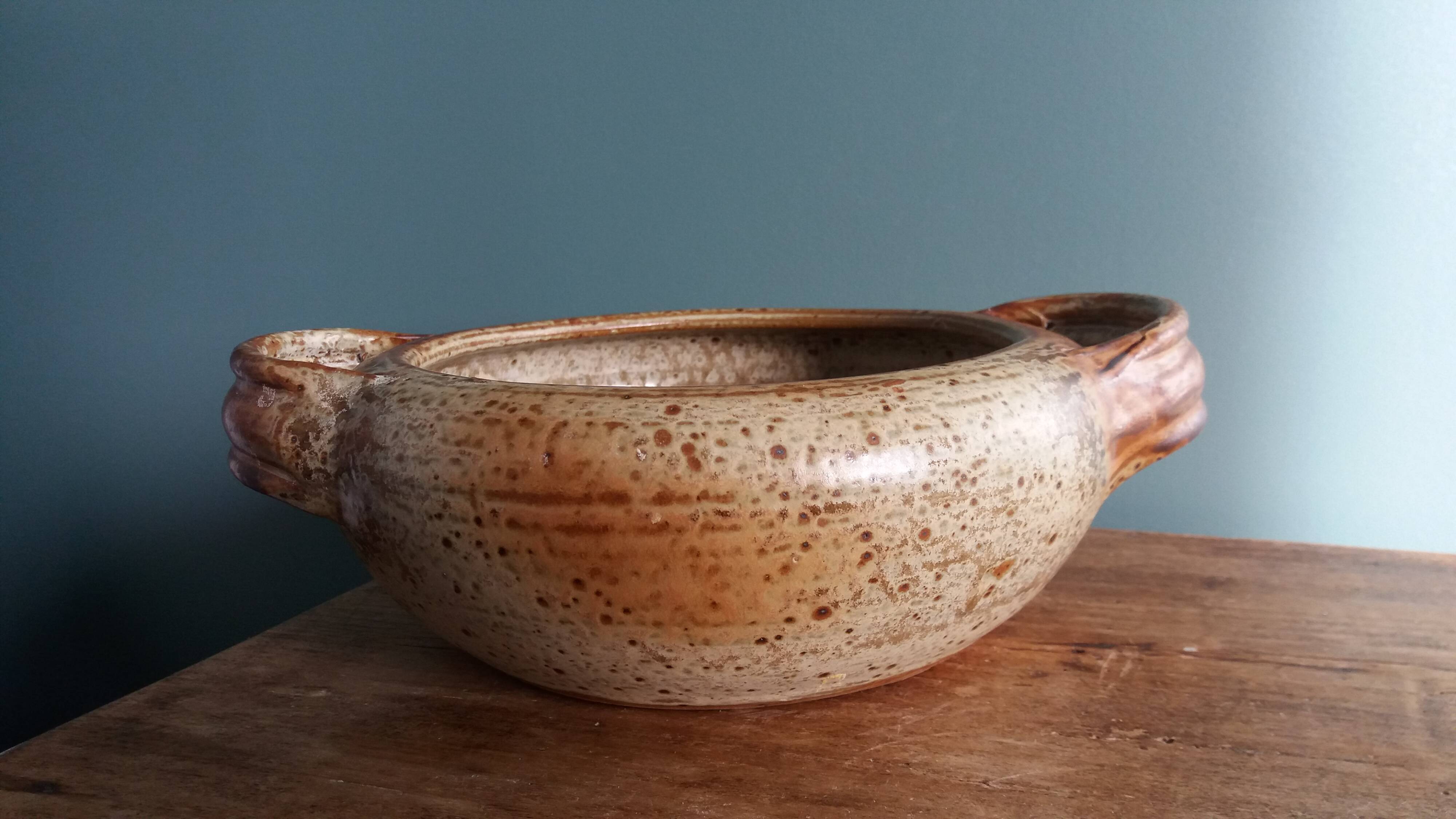 Plat légumier soupière en grès de Puisaye signé Jean-Pierre Prud’homme