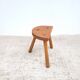 Tabouret de ferme tripode