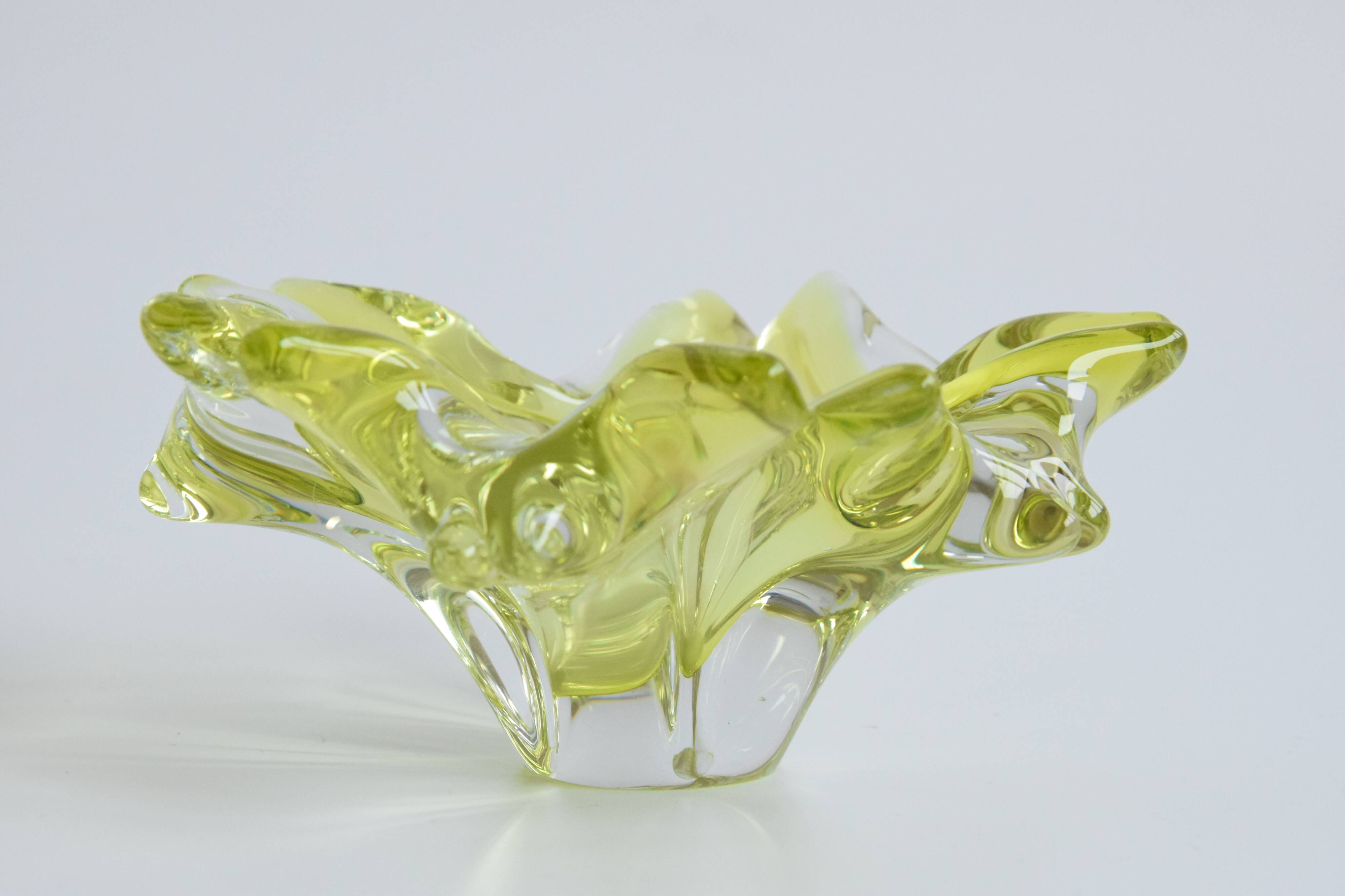 Jaroslav Taraba Art Glass Ashtray Bowl, Lednické Rovné Czechoslovakia