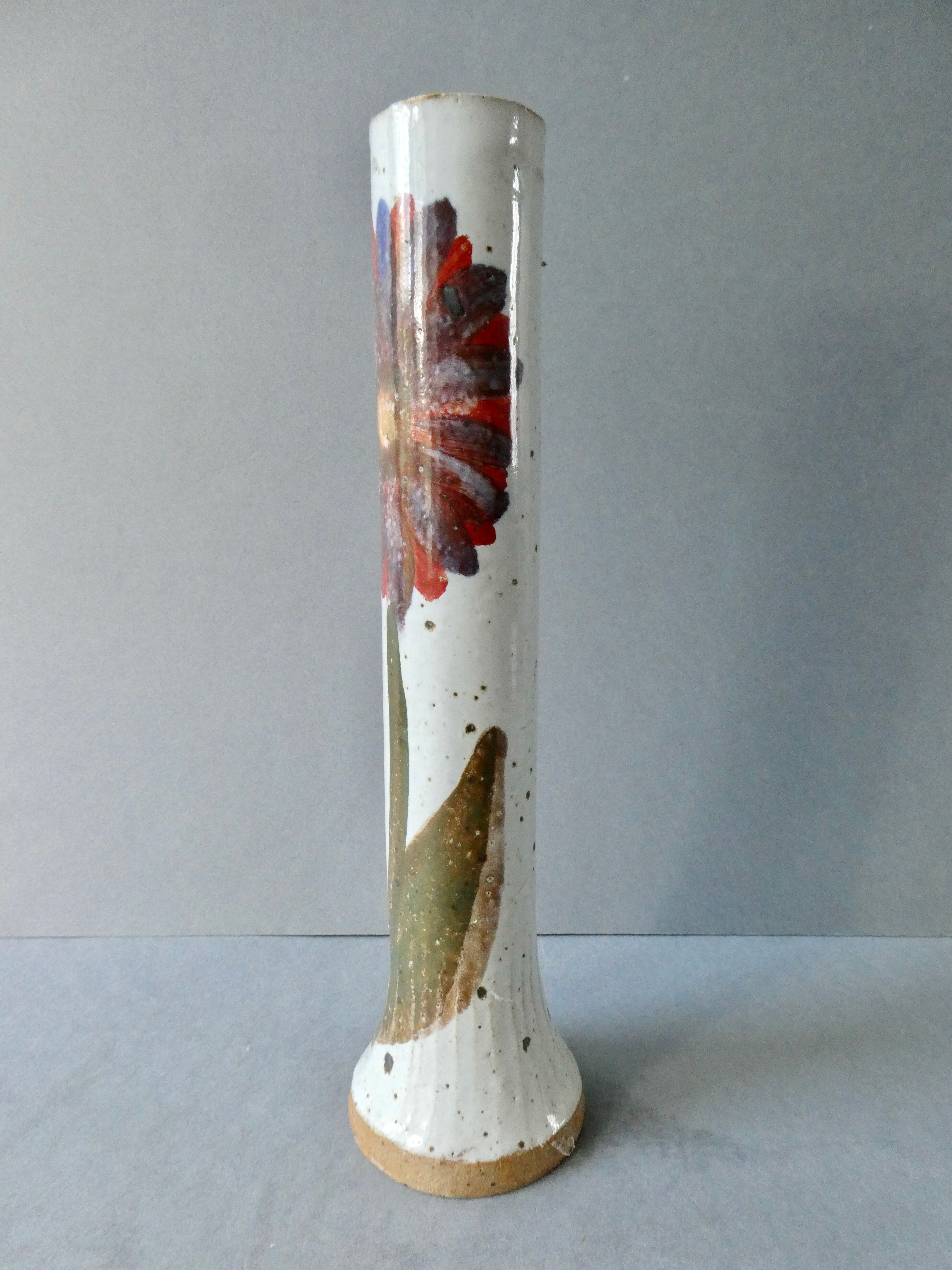 Soliflore vase in glazed ceramic, flower decoration
