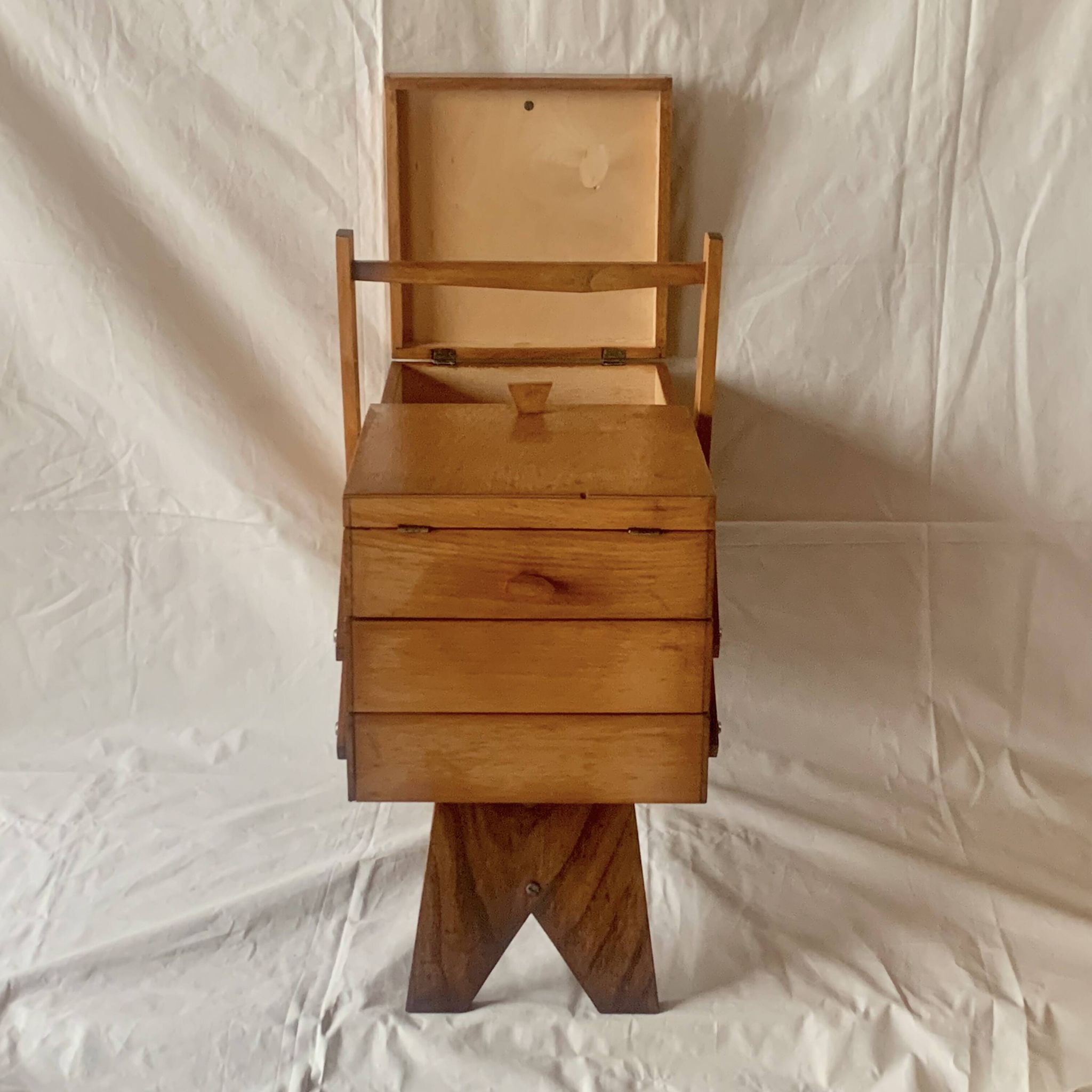 Worker - sewing box on vintage wooden legs - 3 floors