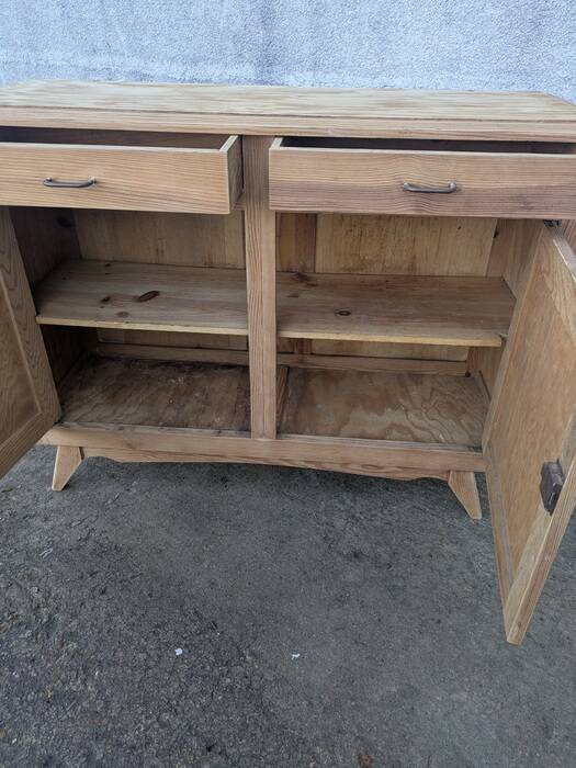 Enfilade, buffet with compass legs