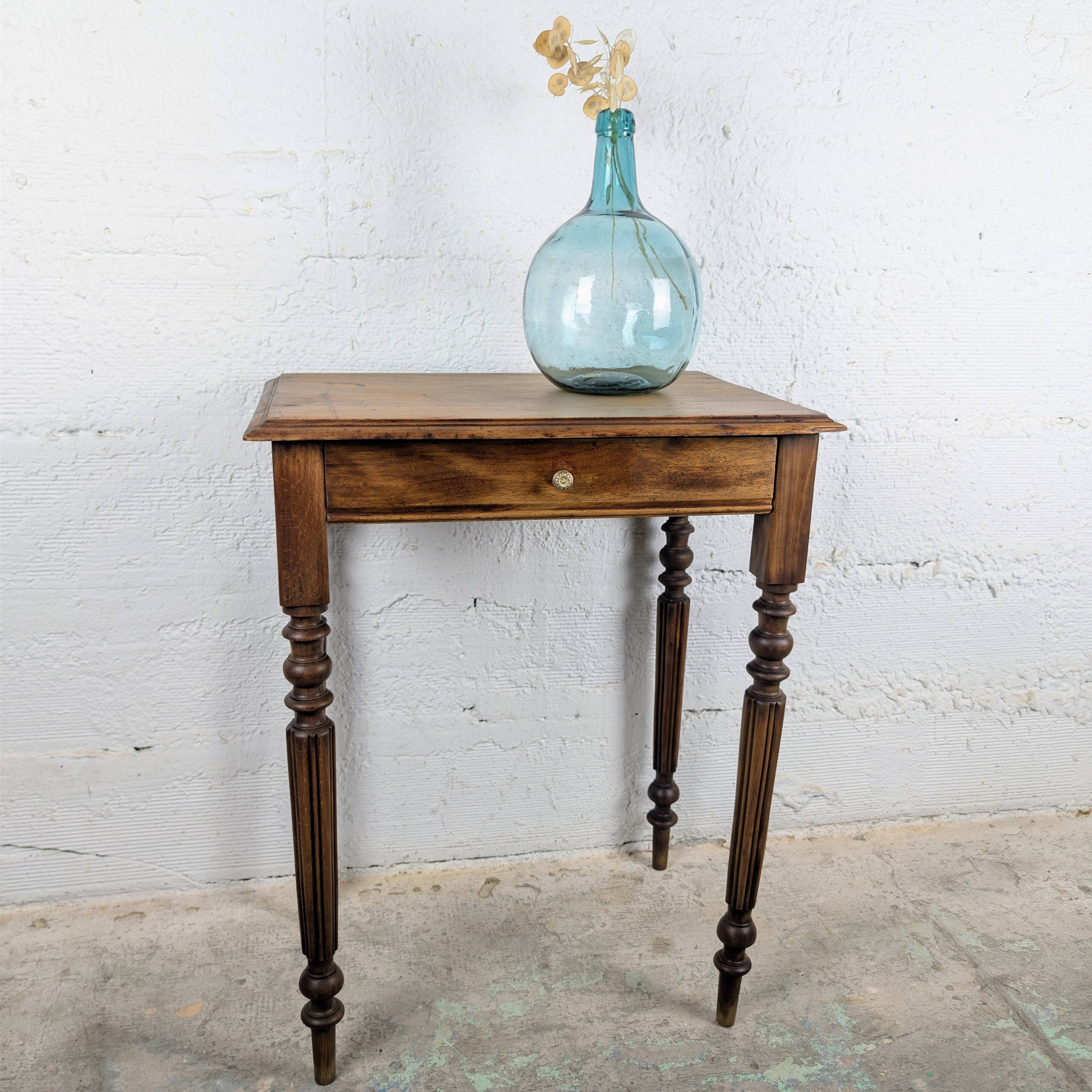 The small table with Louis XVI charm.