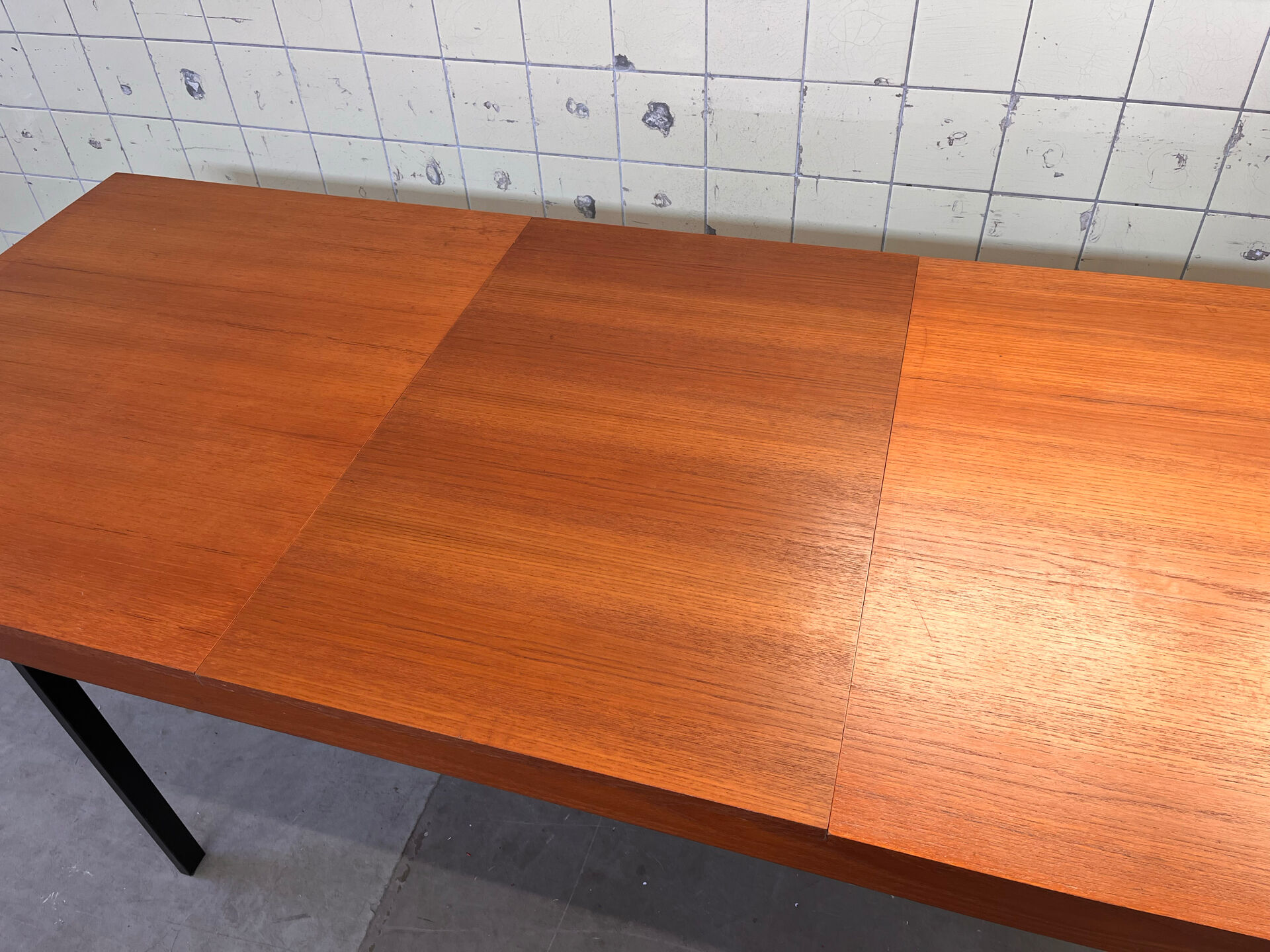 Extendable dining table by Pierre Guariche for Meurop